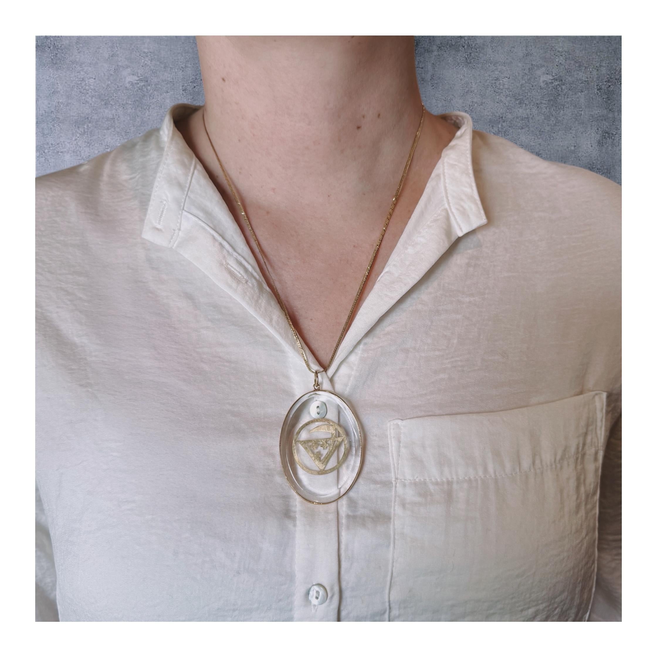 Pendentif en or jaune 18k avec quartz cristal 
