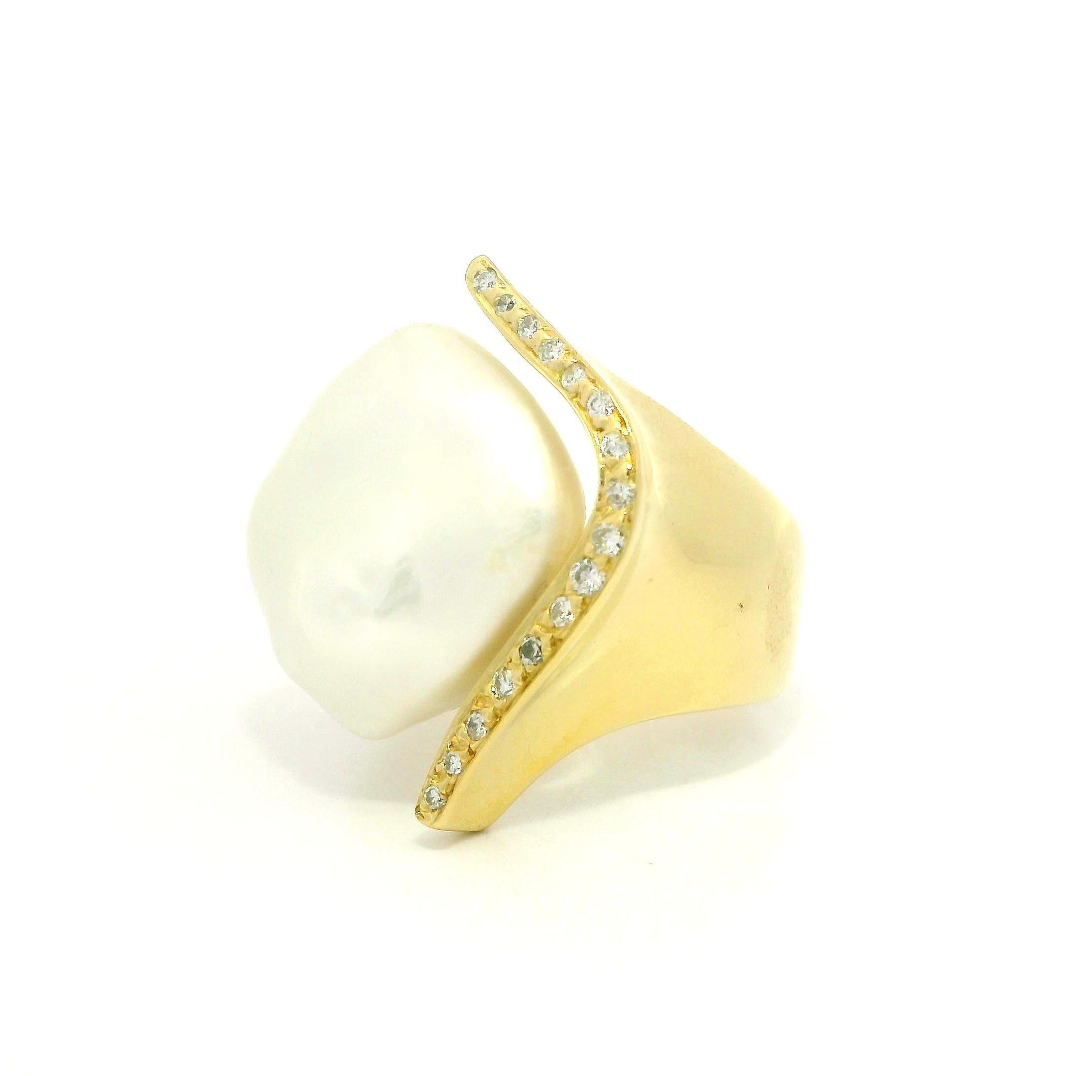 18k Yellow Gold Cultured Button Pearl Diamond Accent Flexible Geometric Ring For Sale 5
