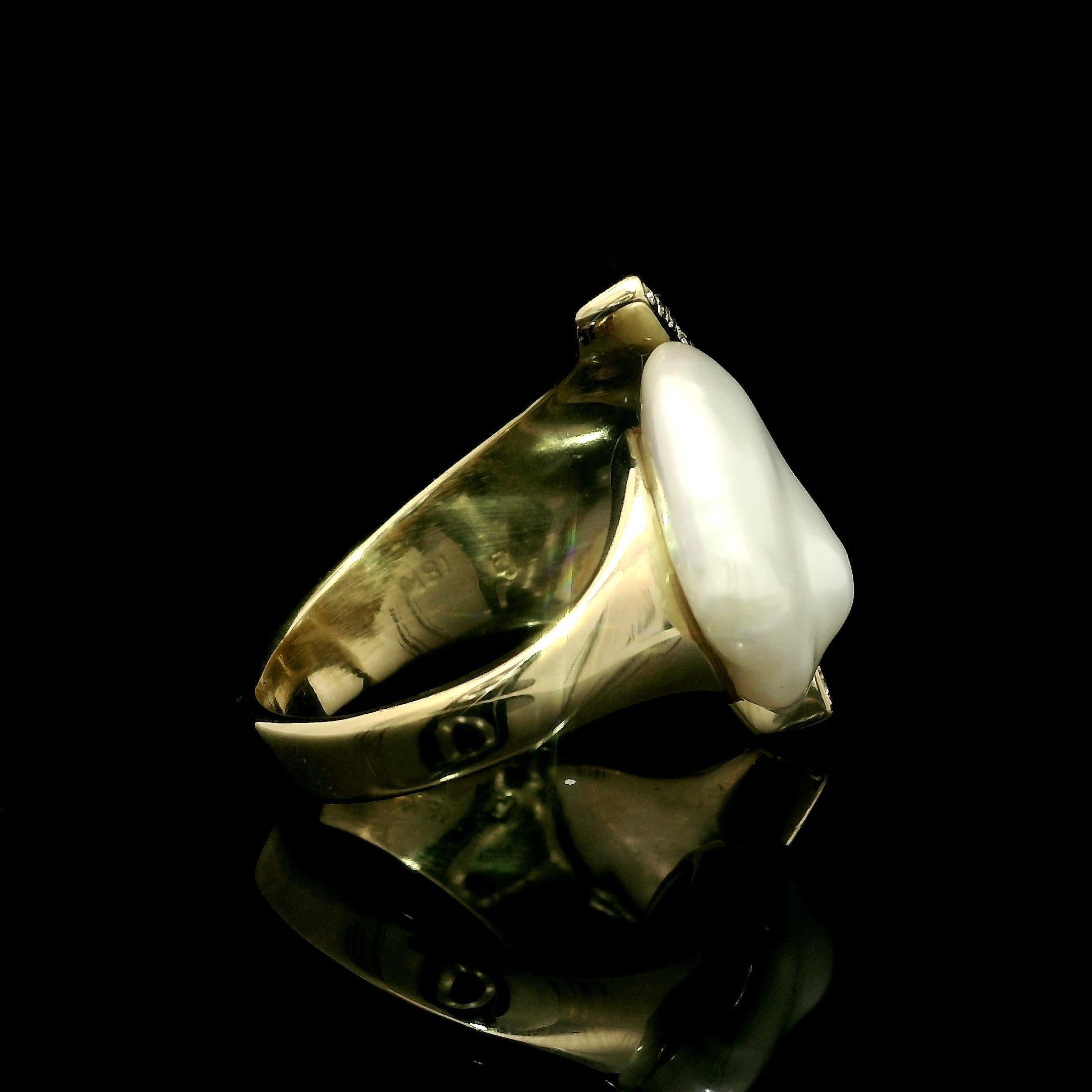 Brilliant Cut 18k Yellow Gold Cultured Button Pearl Diamond Accent Flexible Geometric Ring For Sale