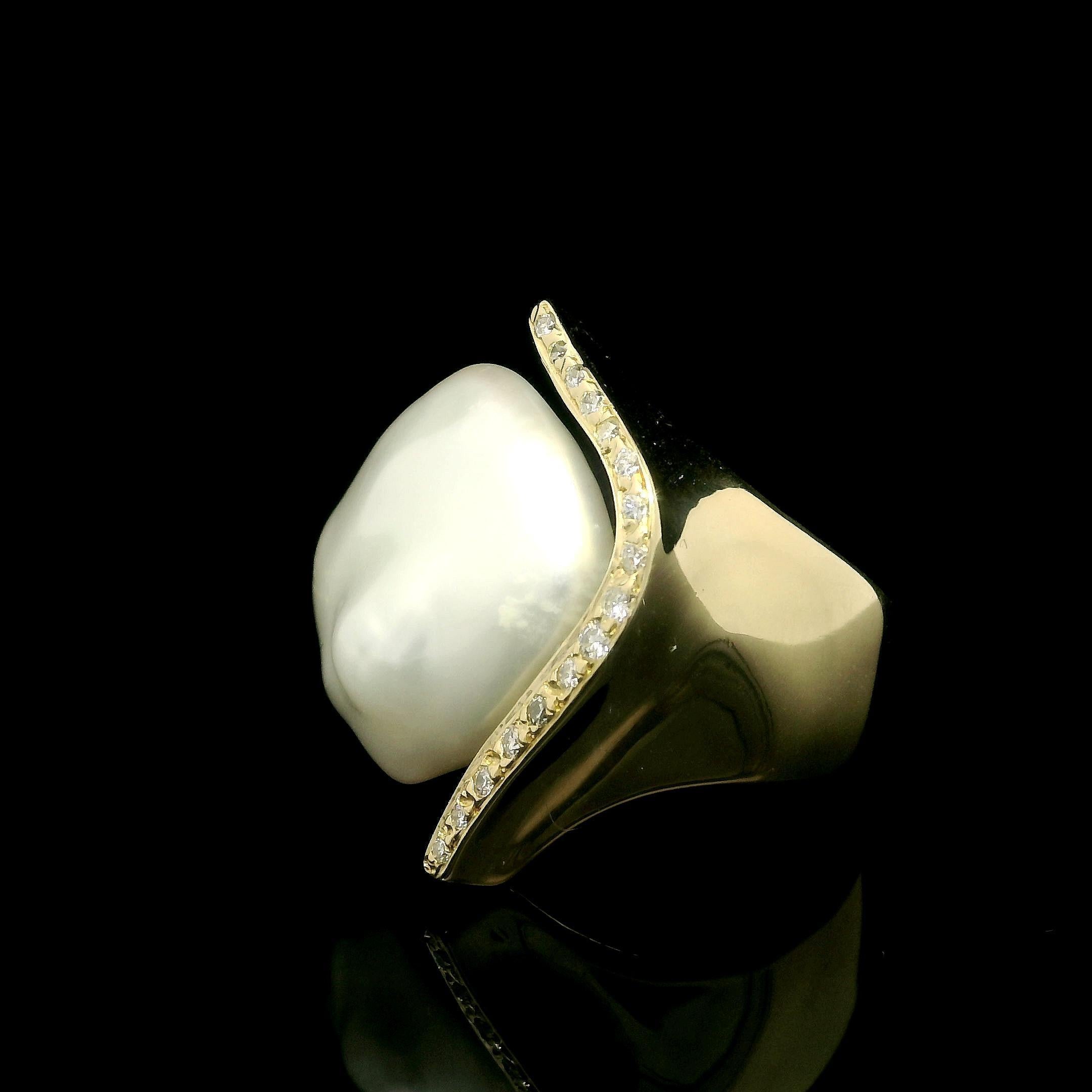 Women's 18k Yellow Gold Cultured Button Pearl Diamond Accent Flexible Geometric Ring For Sale