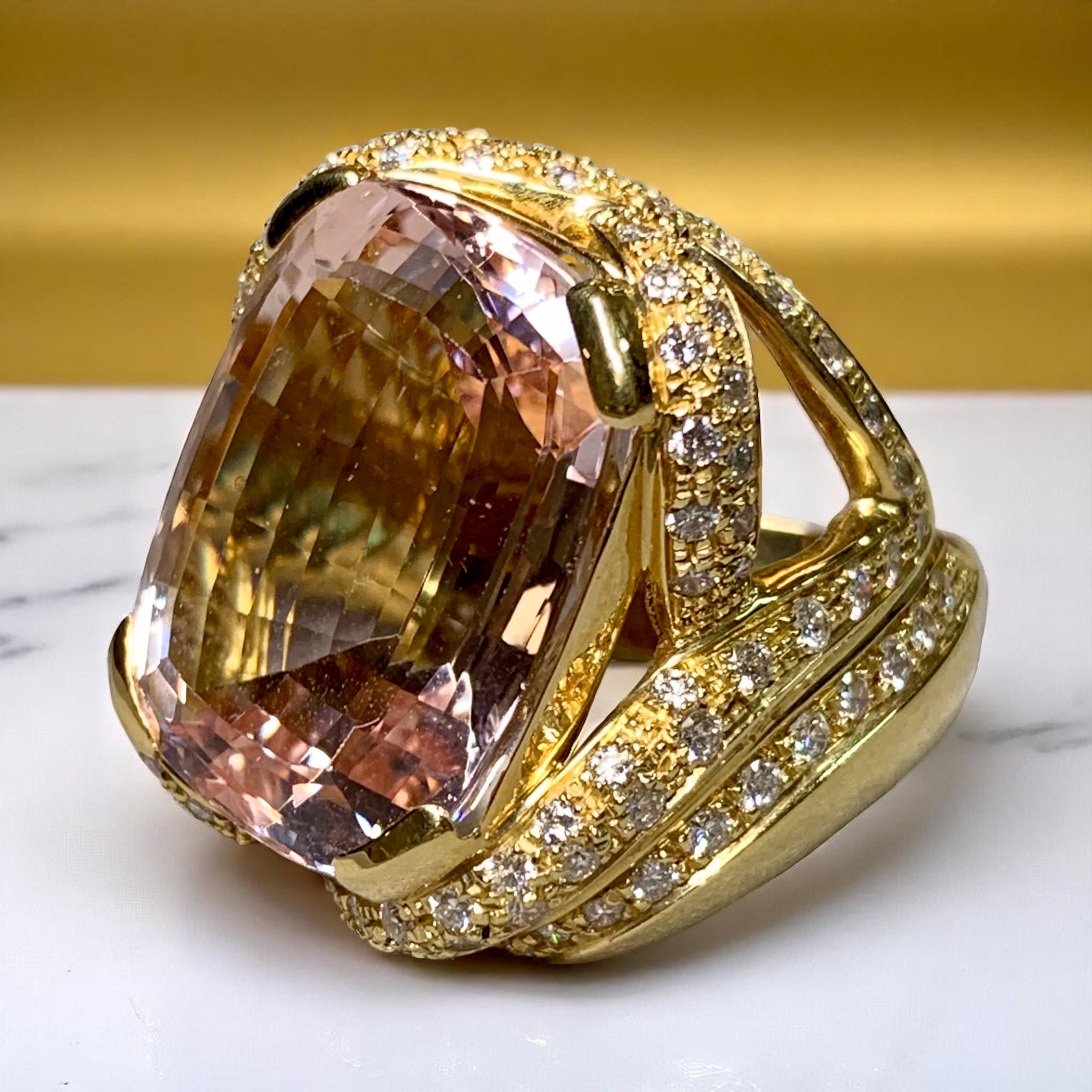 Anillo de oro amarillo de 18 quilates con diamante kunzita talla cojín 32,75 ctw en venta 7