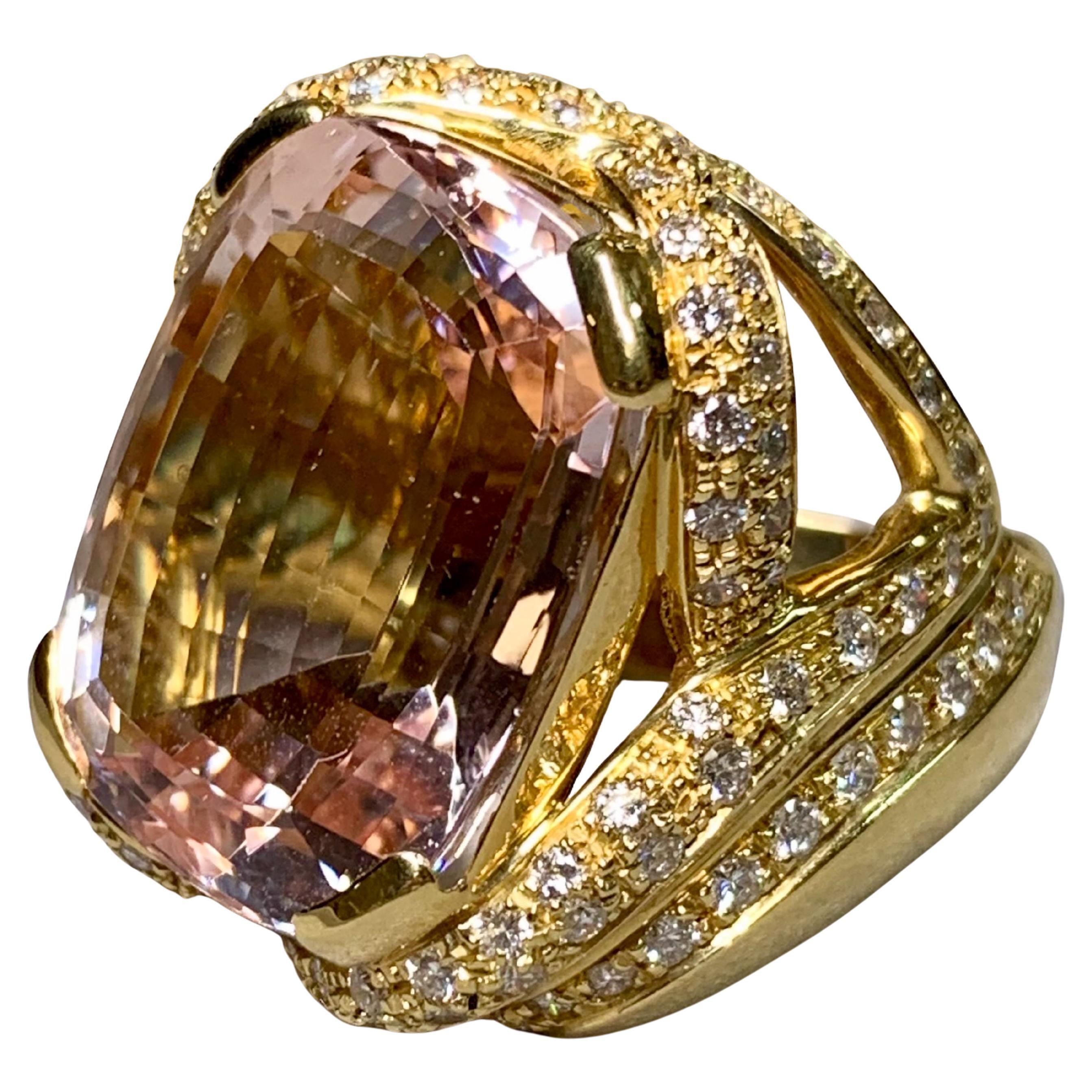 Anillo de oro amarillo de 18 quilates con diamante kunzita talla cojín 32,75 ctw en venta