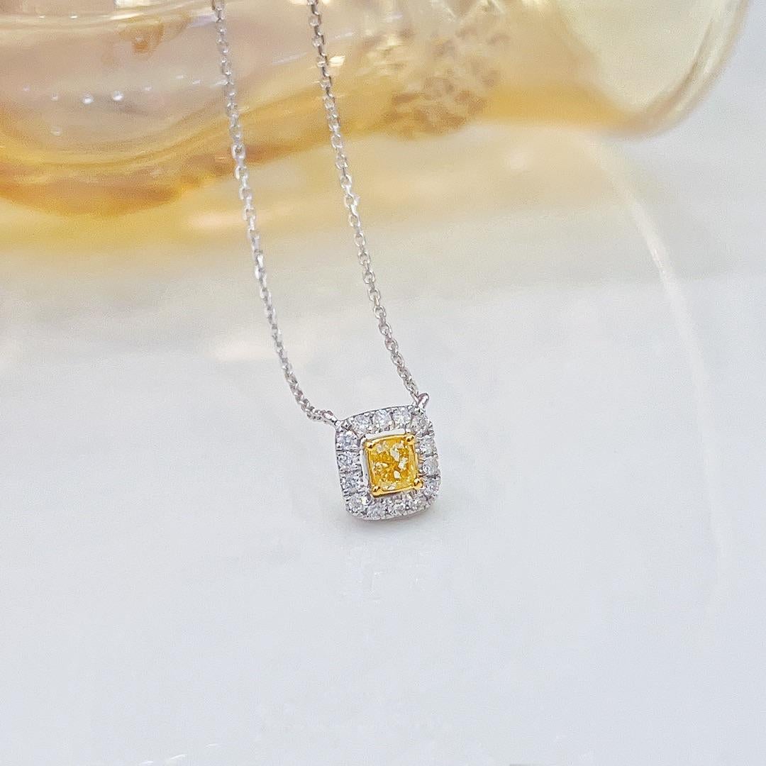 18K Gelbgold Cushion-Cut Halskette mit natürlichem gelben Diamanten (Moderne) im Angebot