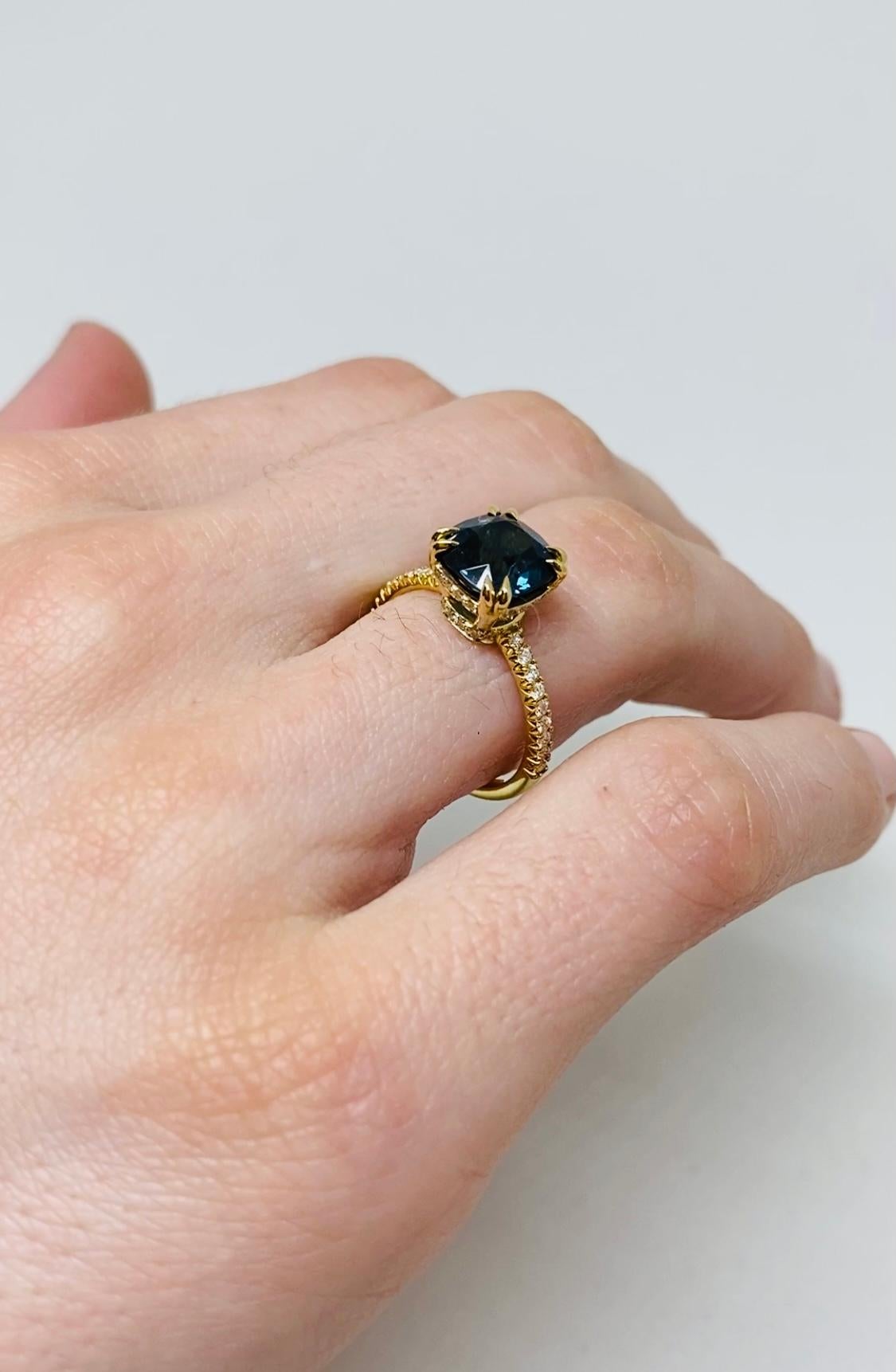18k Yellow Gold Cushion Cut Peacock Blue Spinel Engagement Ring For Sale 4