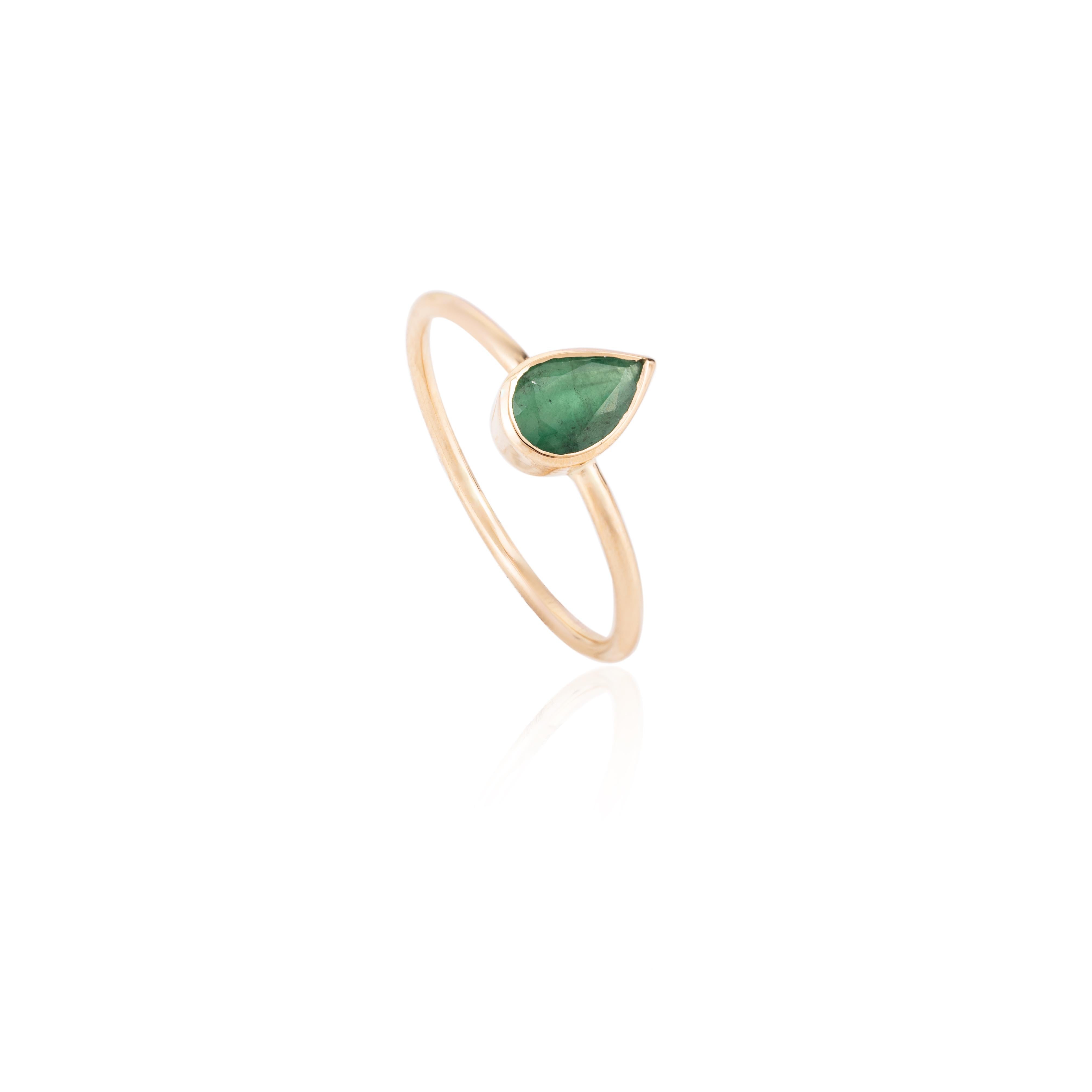 For Sale:  18k Yellow Gold Pear Bezel Set Emerald Solitaire Everyday Ring for Her 7