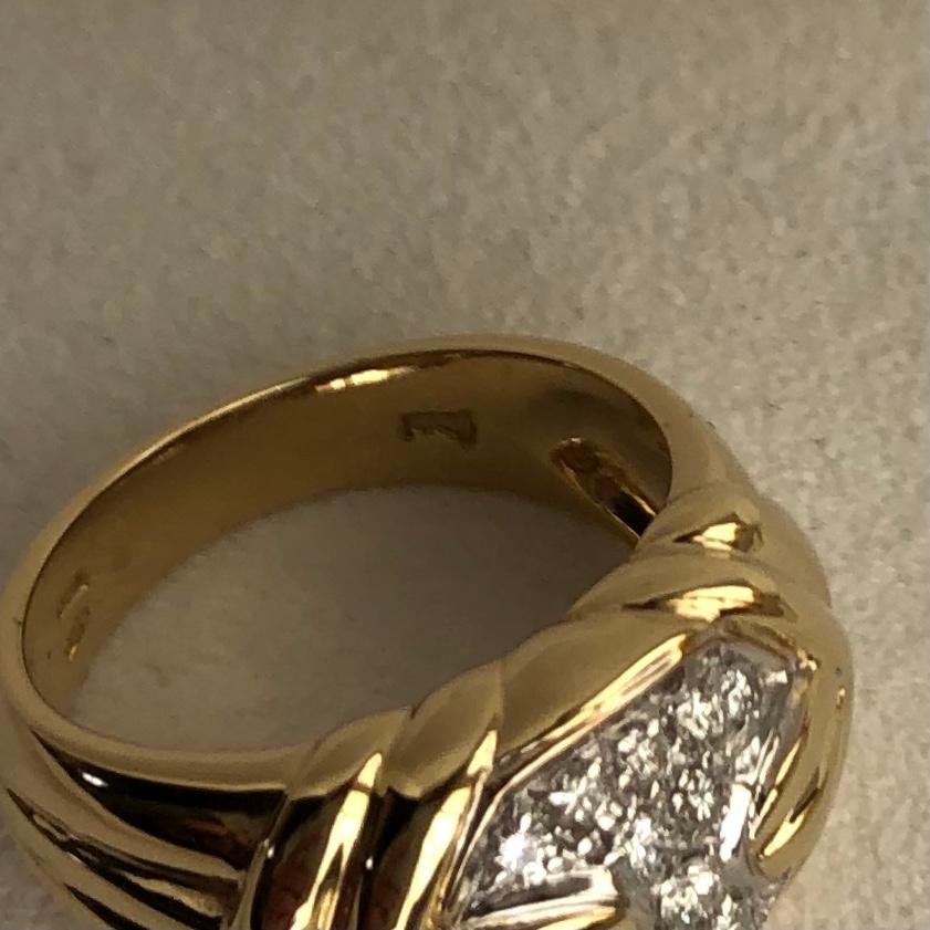 Contemporary Damiani Vintage Ring with 0.35 Carat Diamonds on 18 Karat Yellow and White Gold