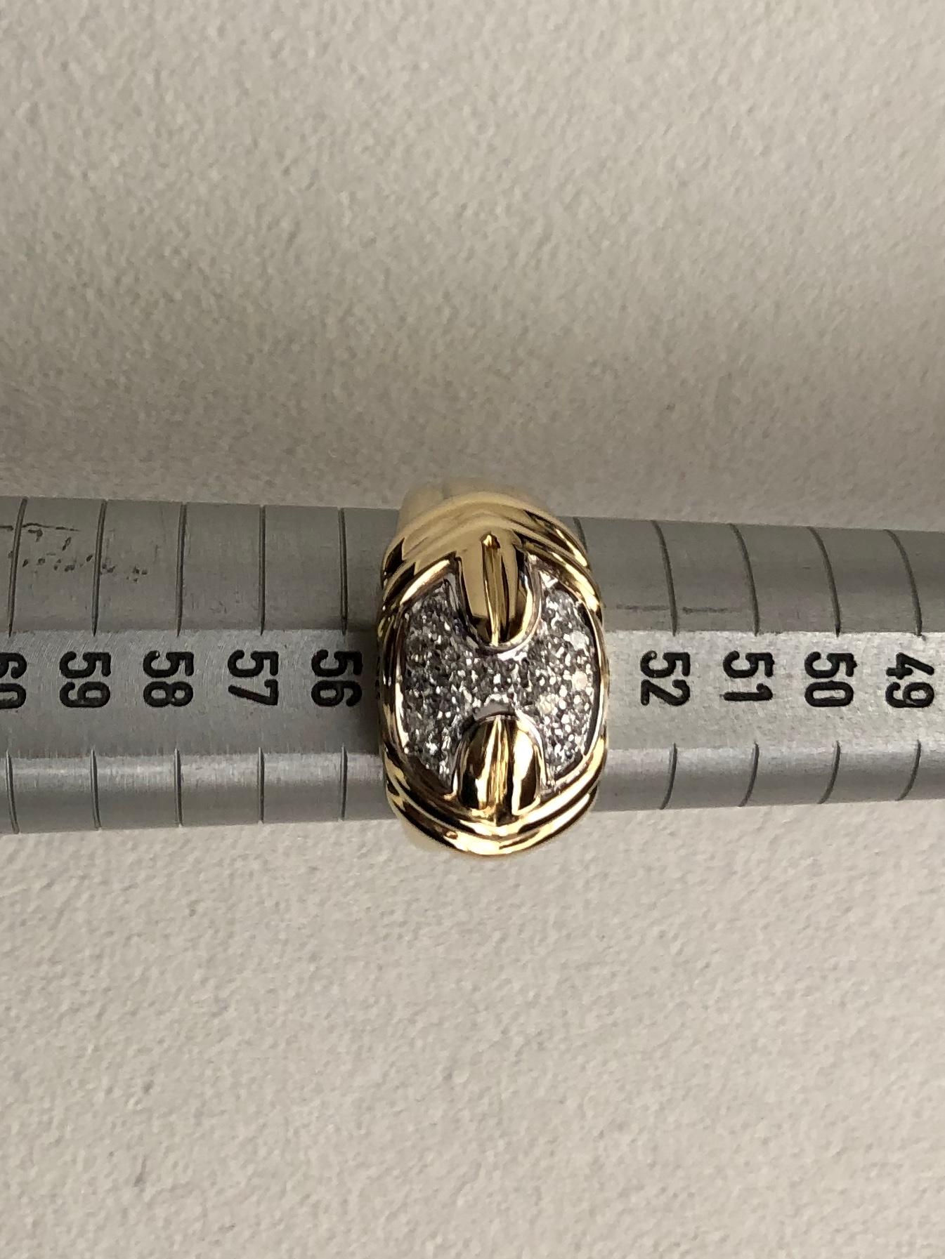 Round Cut Damiani Vintage Ring with 0.35 Carat Diamonds on 18 Karat Yellow and White Gold