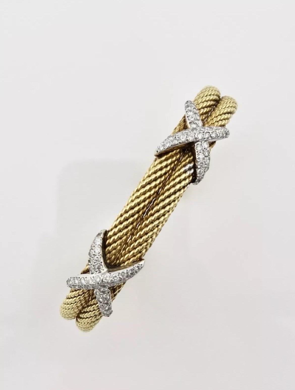 Taille ronde David Yurman Bracelet manchette double ouverte à câbles en or jaune 18 carats avec diamants en vente