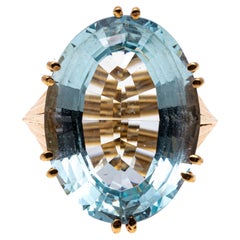 18k Yellow Gold Deco Style Oval Aquamarine Ring, App. 16.36 CTS