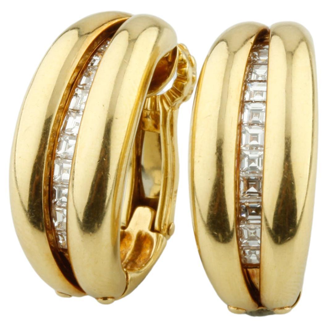 18k Yellow Gold Designer Huggie Diamond Reveal Clip-On Earrings Gorgeous! For Sale