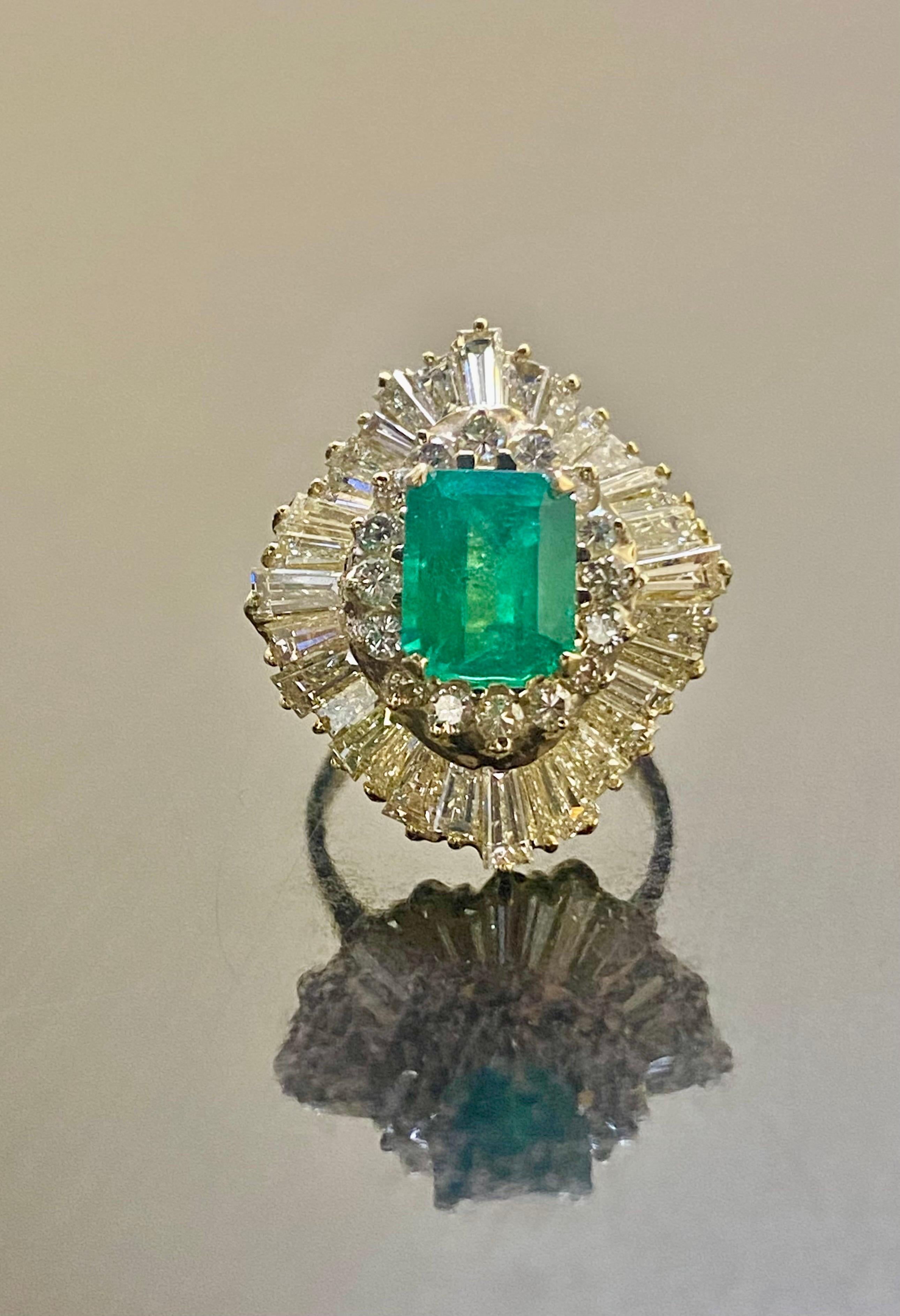 18K Yellow Gold Diamond 2.09 Carat GIA Certified F1 Colombian Emerald Ring For Sale 3