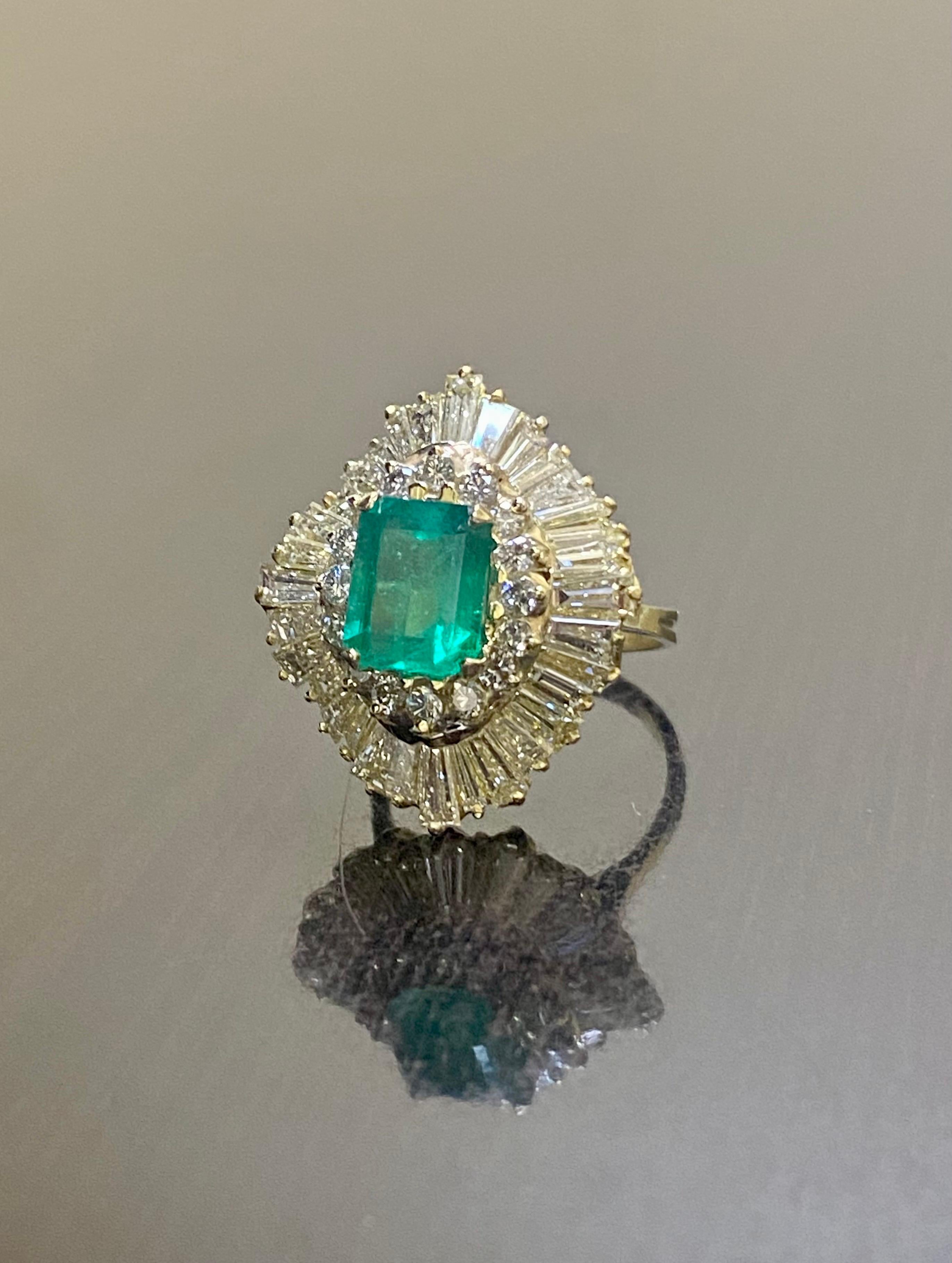 18K Yellow Gold Diamond 2.09 Carat GIA Certified F1 Colombian Emerald Ring For Sale 1