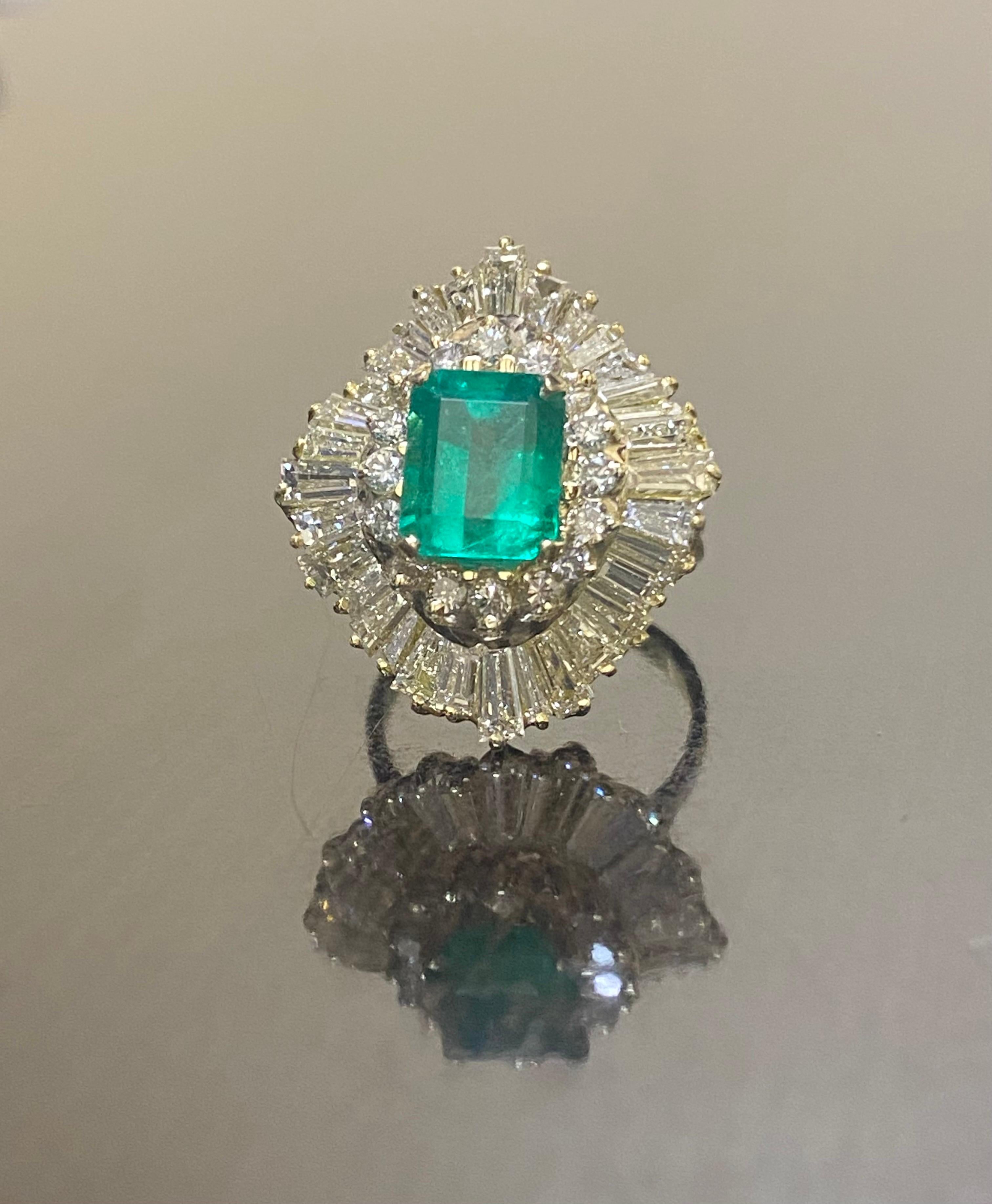 18K Yellow Gold Diamond 2.09 Carat GIA Certified F1 Colombian Emerald Ring For Sale 2