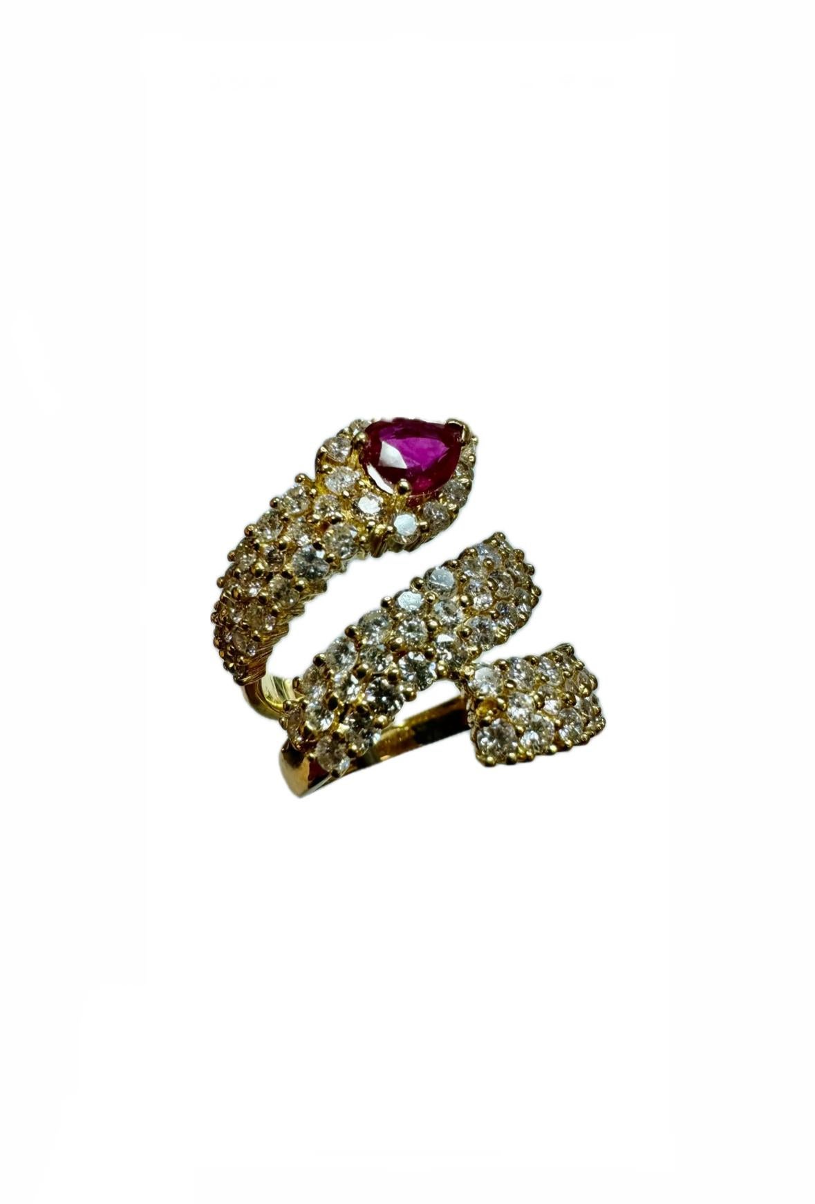 Taille poire Bague en or jaune 18 carats avec rubis en forme de poire de 3,64 carats, certifié GIA, sans chaleur en vente