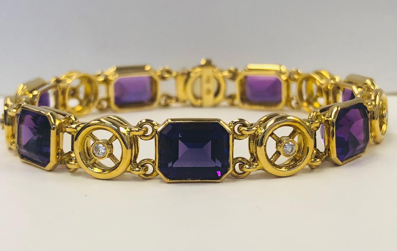 Contemporary 18 Karat Yellow Gold Diamond and Amethyst Line Bracelet For Sale