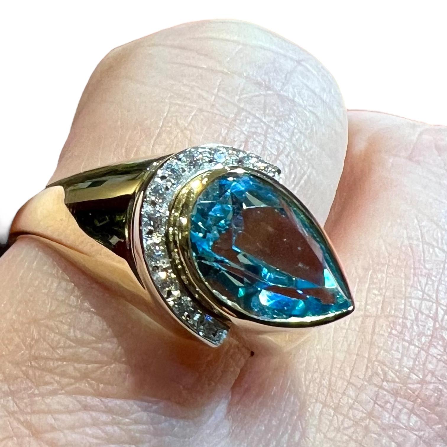 18k Yellow Gold Diamond And Blue Topaz Ring For Sale 5