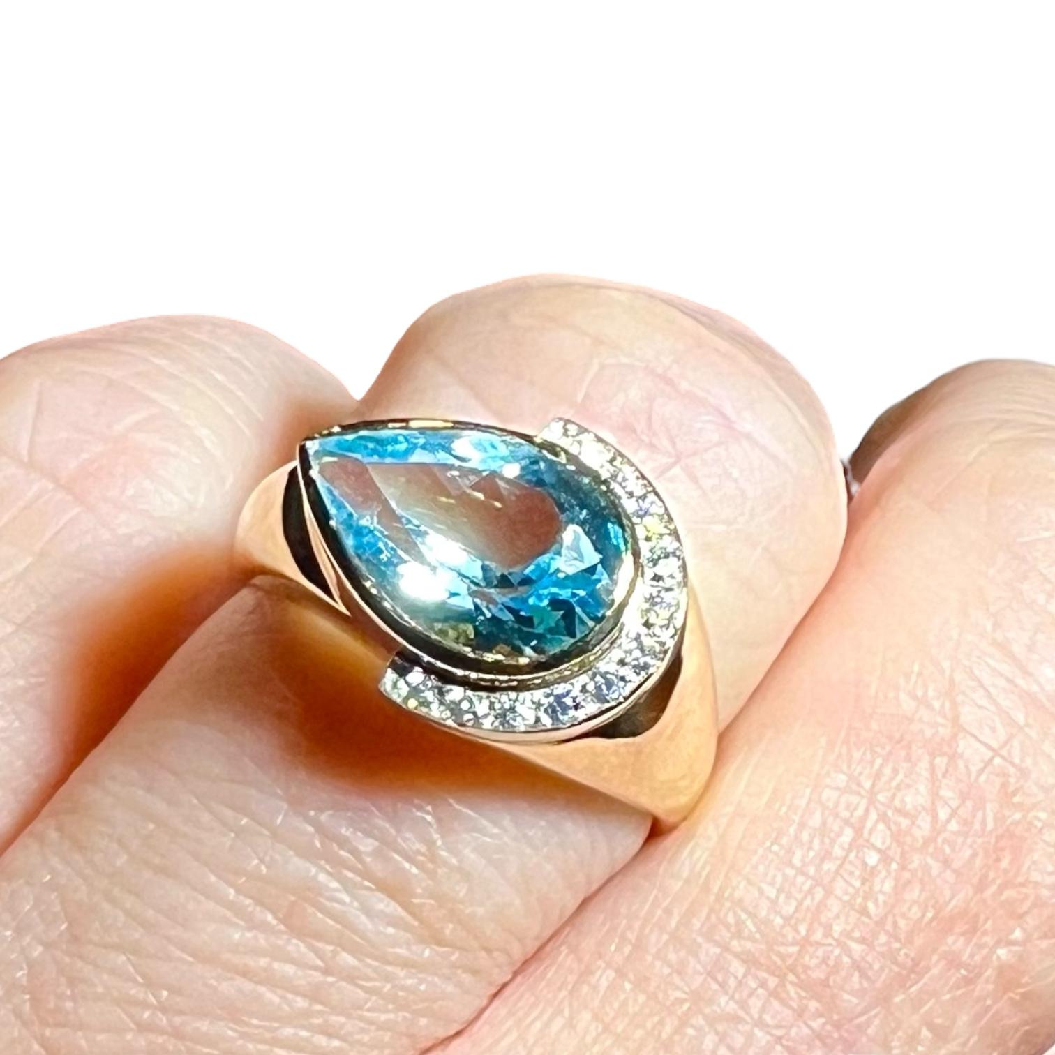 18k Yellow Gold Diamond And Blue Topaz Ring For Sale 10