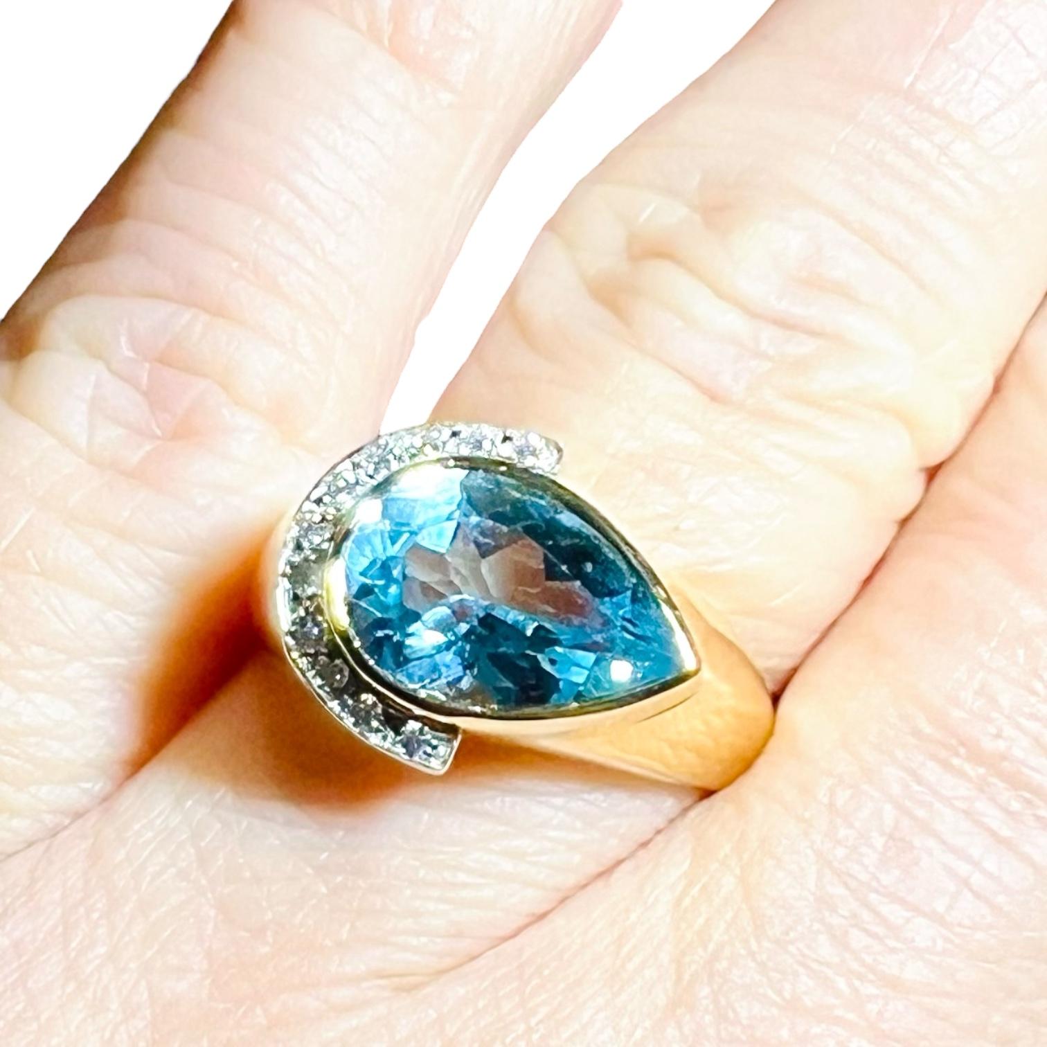 18k Yellow Gold Diamond And Blue Topaz Ring For Sale 12