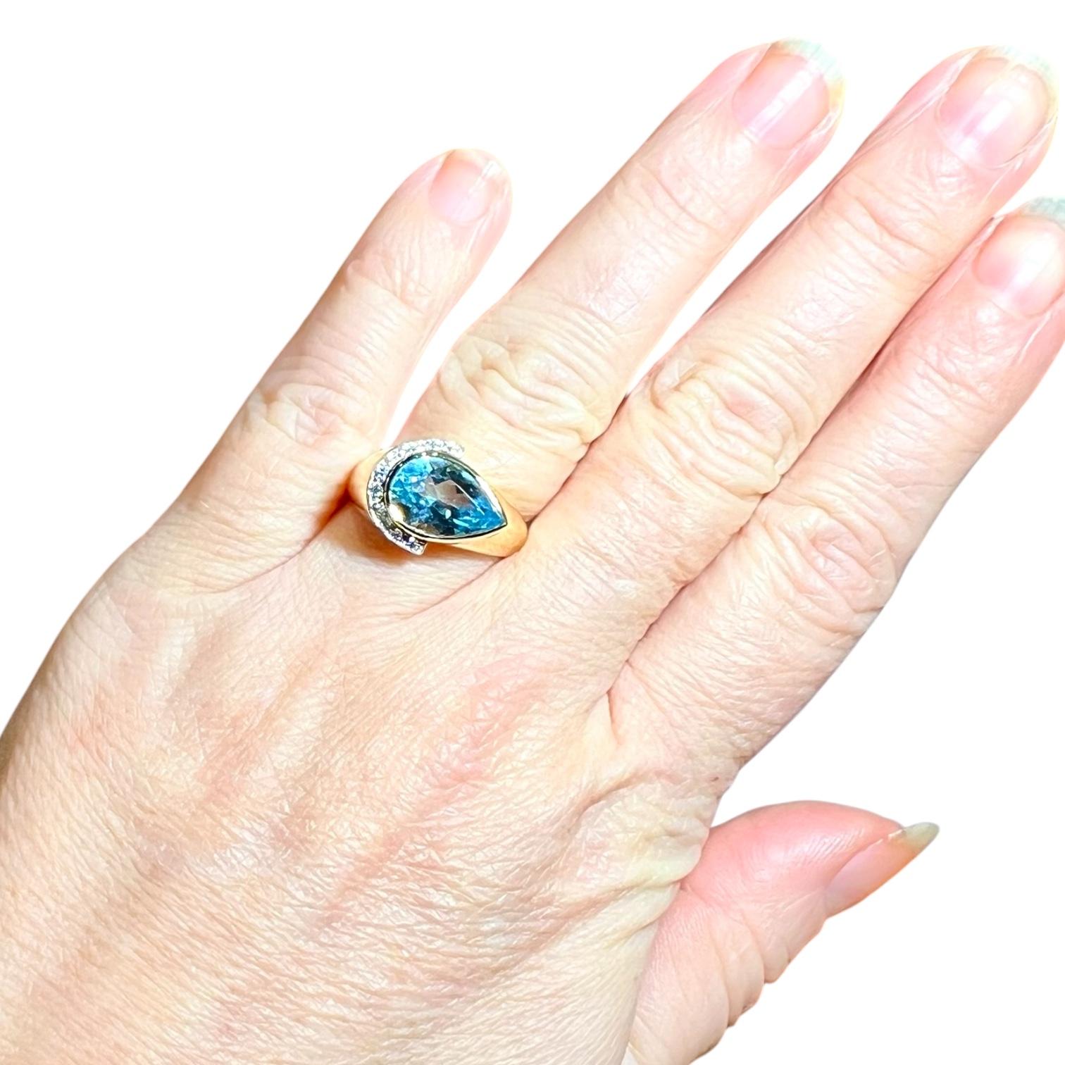 18k Yellow Gold Diamond And Blue Topaz Ring For Sale 13