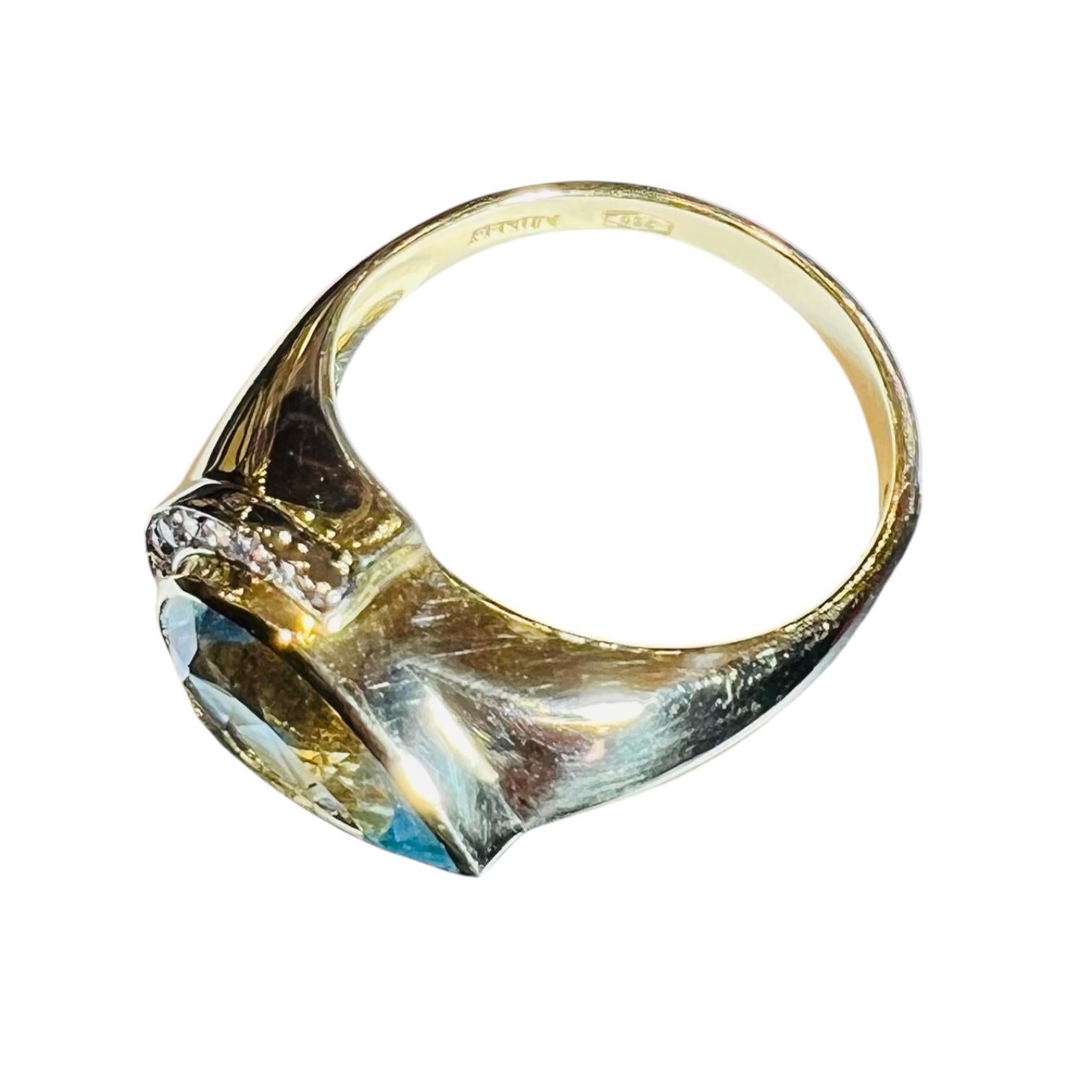 18k Yellow Gold Diamond And Blue Topaz Ring In Good Condition For Sale In SAINT-OUEN-SUR-SEINE, FR