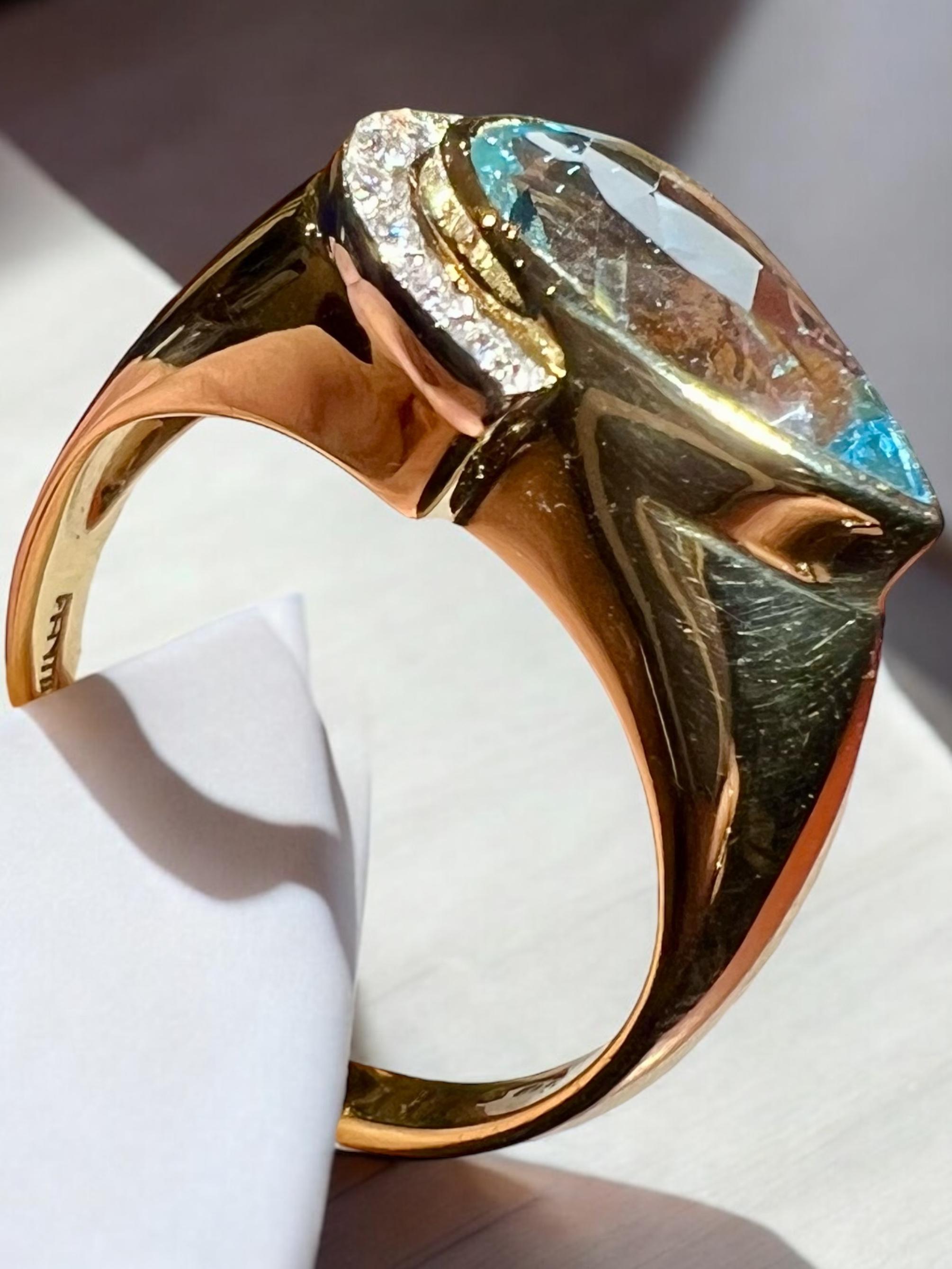 18k Yellow Gold Diamond And Blue Topaz Ring For Sale 2