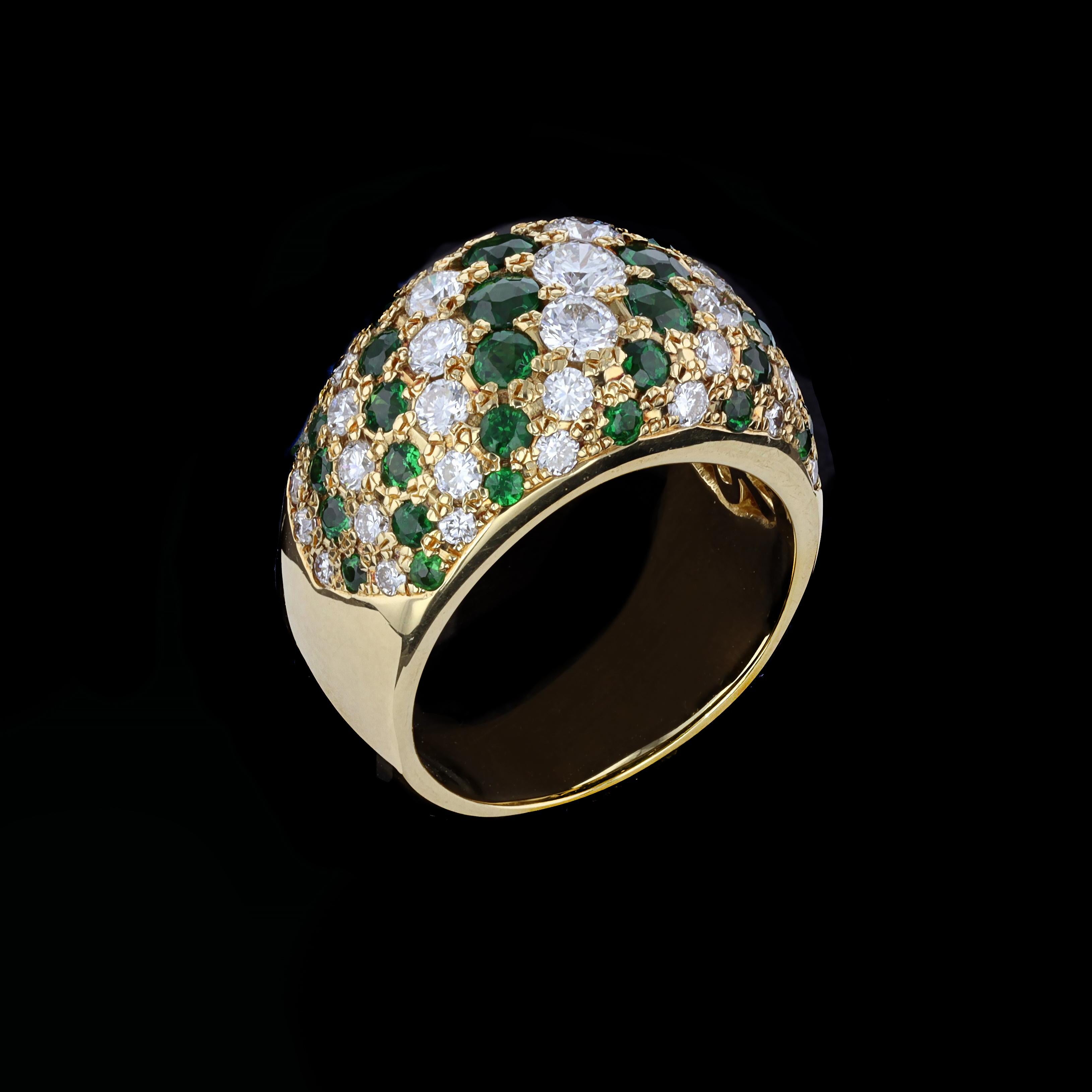 Retro 18k Yellow Gold Diamond and Emerald Estate Ring For Sale