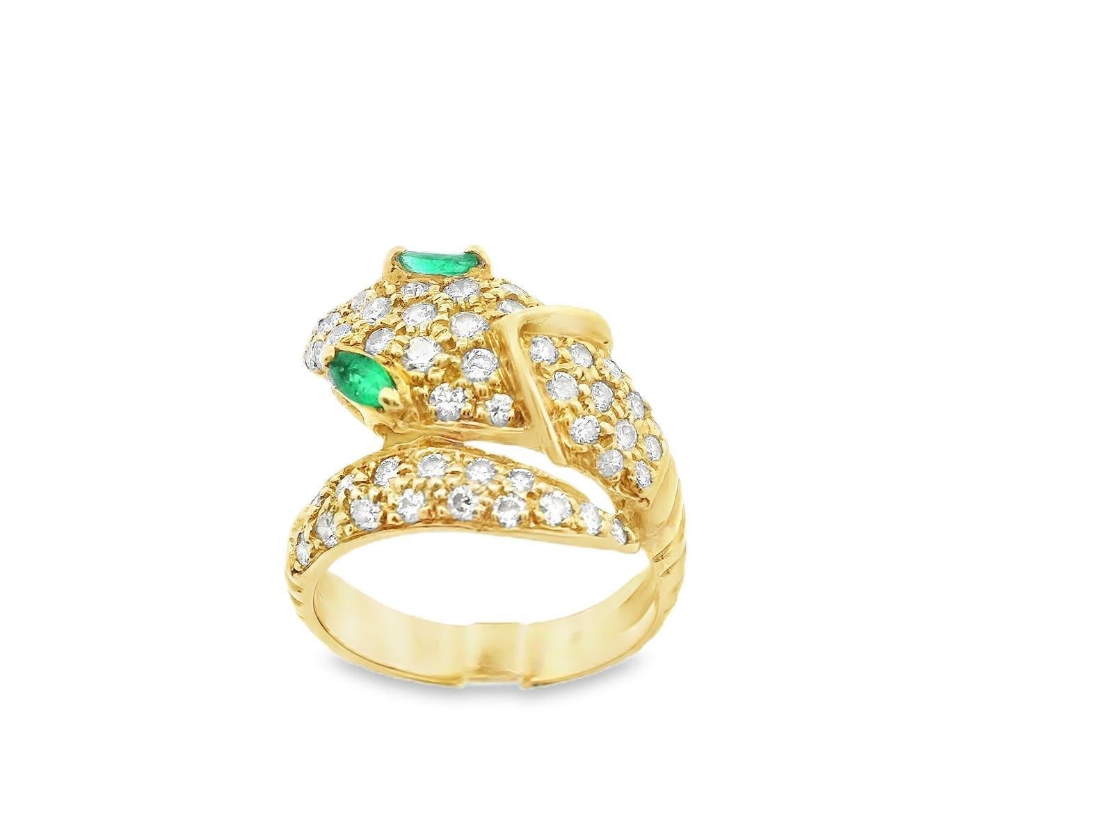 Round Cut 18K Yellow Gold Diamond and Emerald Snake Ring For Sale