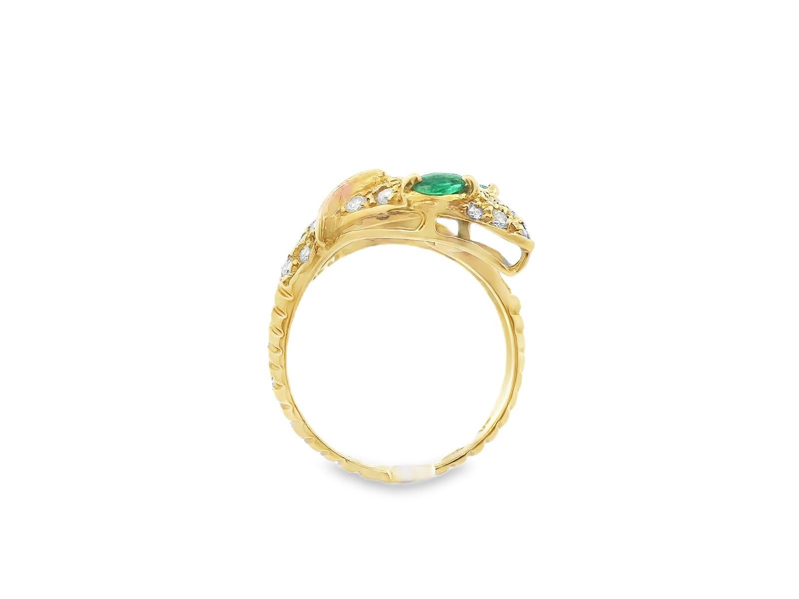 18K Yellow Gold Diamond and Emerald Snake Ring In Good Condition For Sale In Lexington, KY