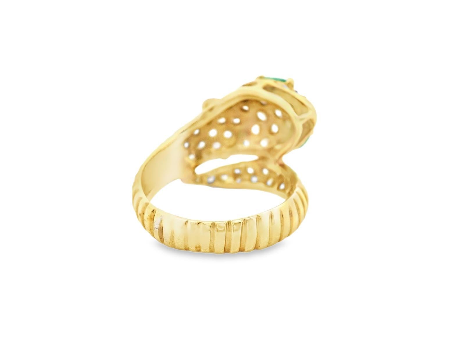 18K Yellow Gold Diamond and Emerald Snake Ring For Sale 3