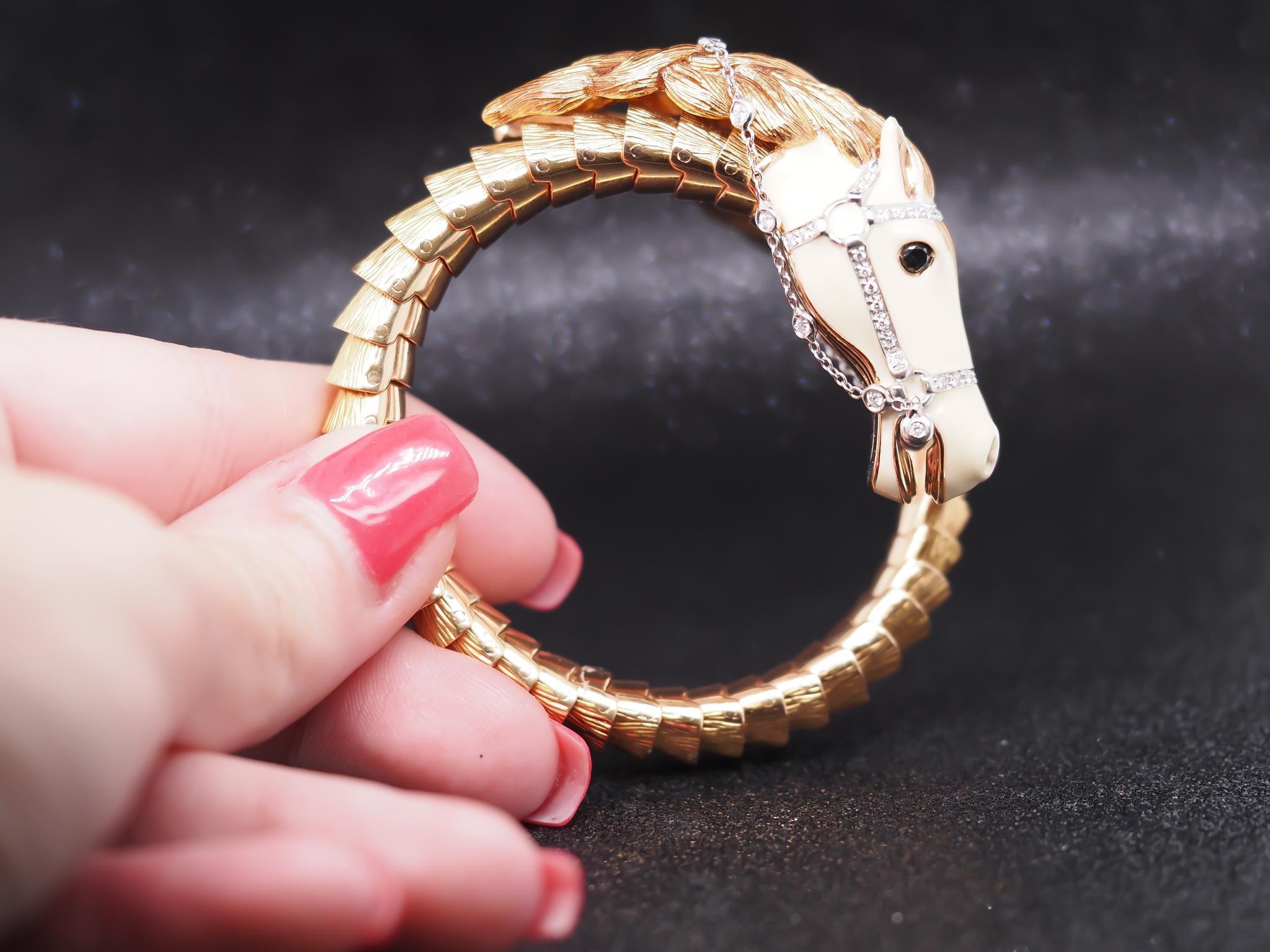 18 Karat Gelbgold Diamant und Emaille Roberto Coin Reiterpferd-Armreif 10