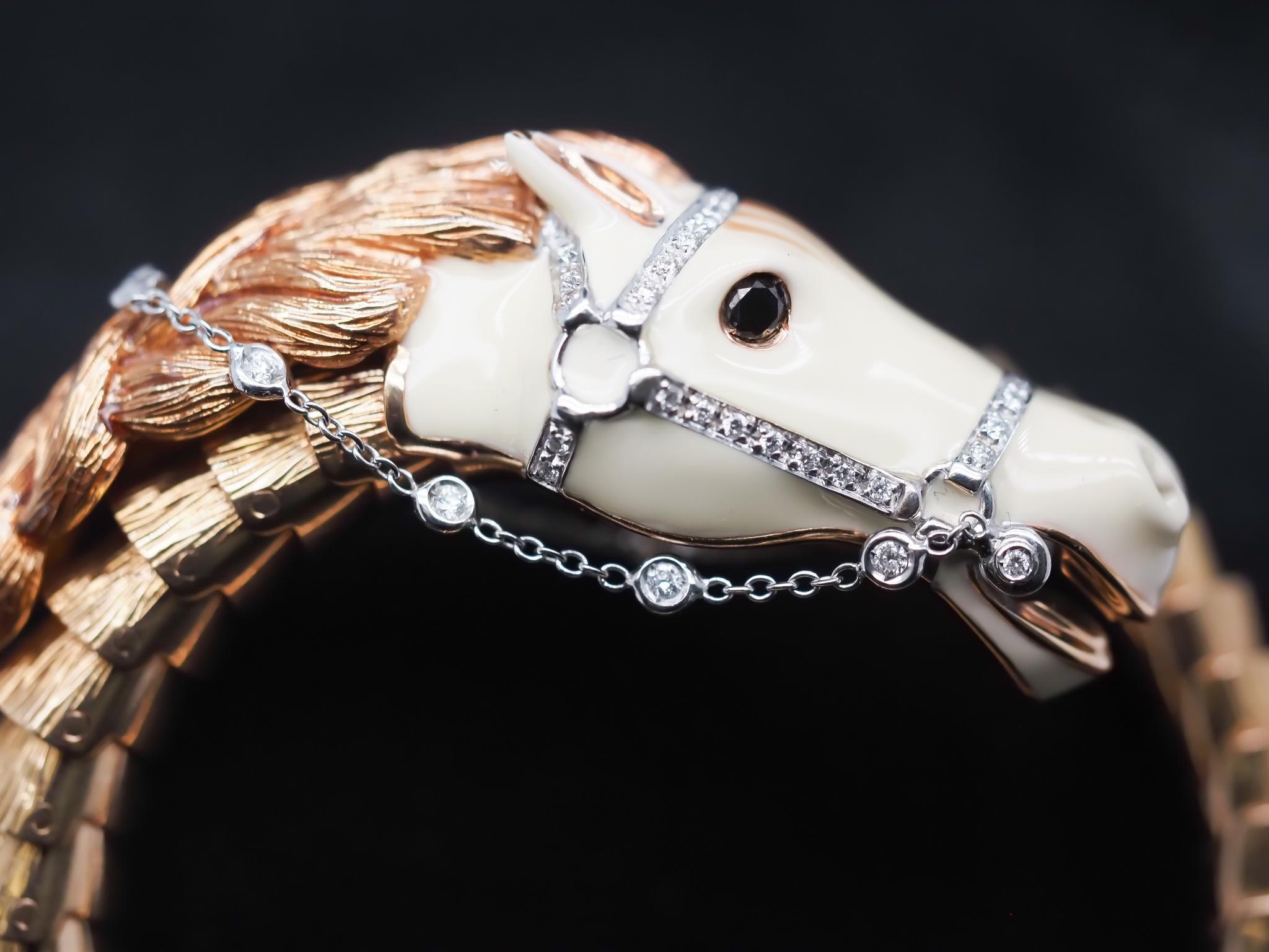 Jahr: 2000er Jahre
Artikel-Details:
Metall Typ: 18K Gelbgold [Punziert und geprüft]
Gewicht: 101 Gramm (alle Artikel zusammen)
Diamant-Details: 1,25ct Gesamtgewicht, Farbe E-F, Reinheit VS
Der Innendurchmesser des Armbands ist dehnbar/elastisch. Can
