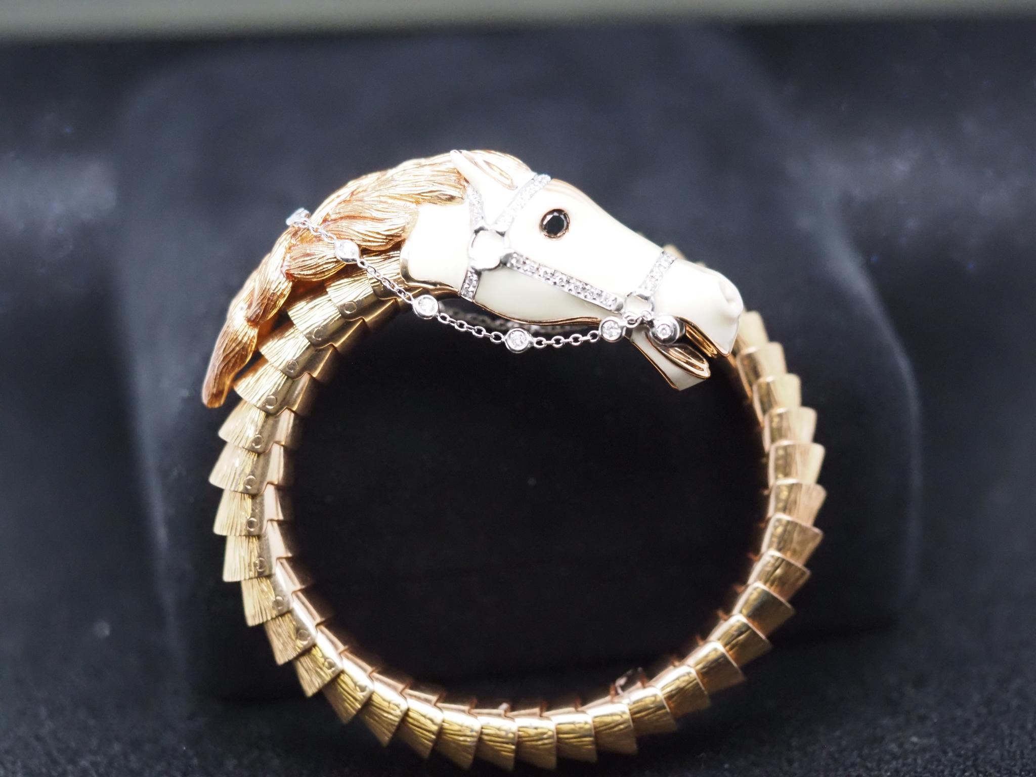 18 Karat Gelbgold Diamant und Emaille Roberto Coin Reiterpferd-Armreif 4