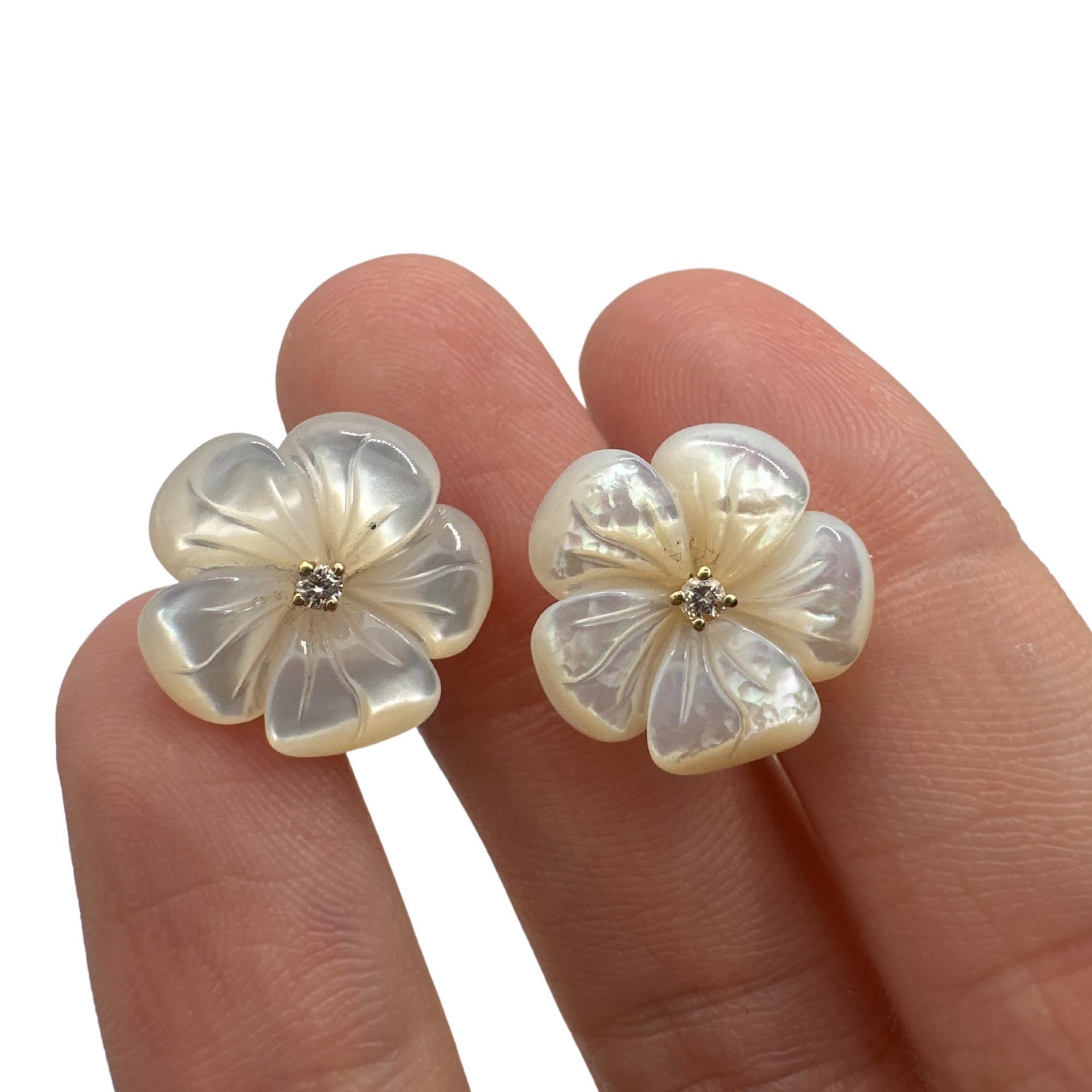 Women's 18K Yellow Gold Diamond and Mother of Pearl Stud Earrings For Sale