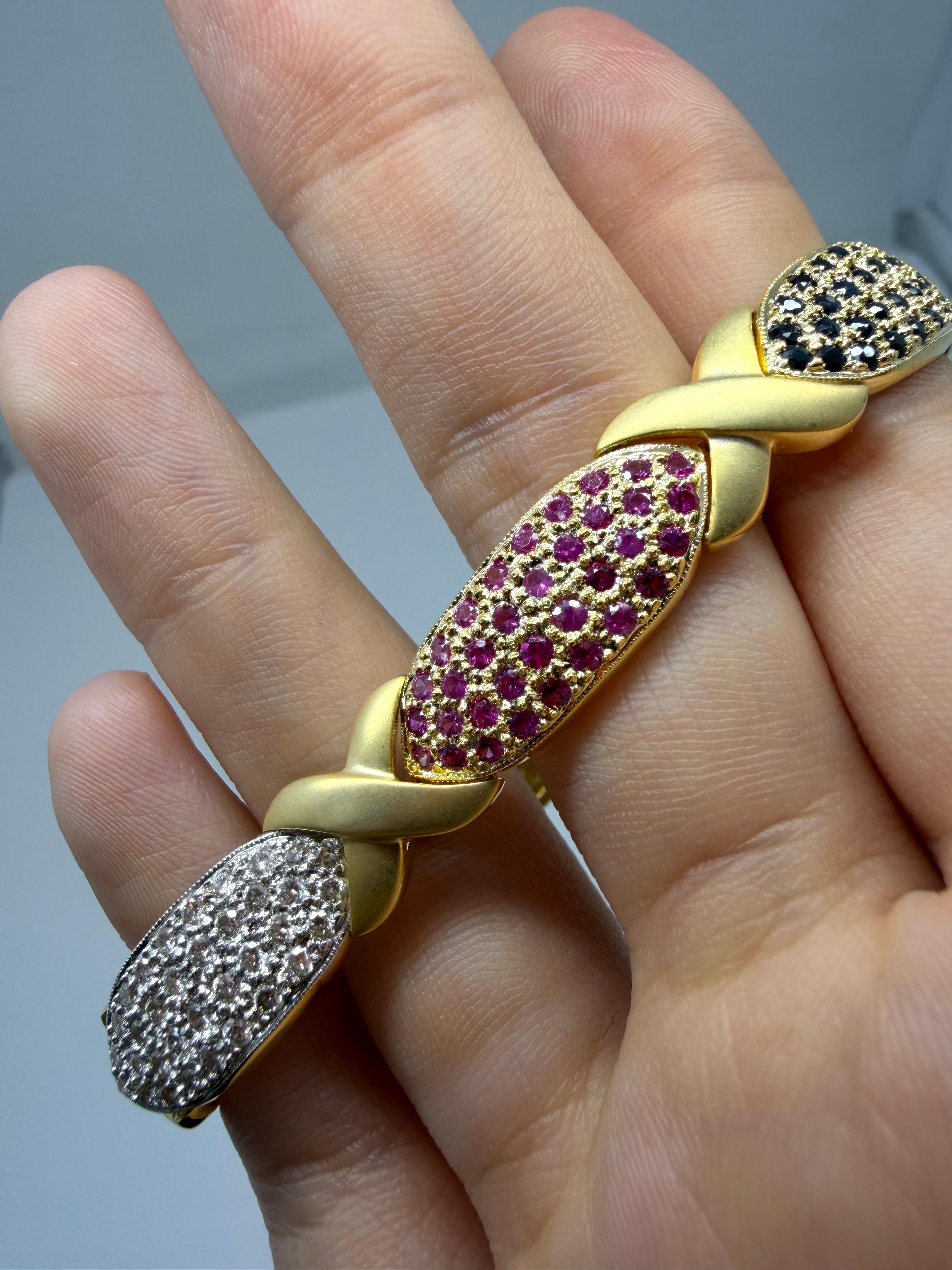 Bracelet en or jaune 18K avec diamants et saphirs multicolores en vente 5