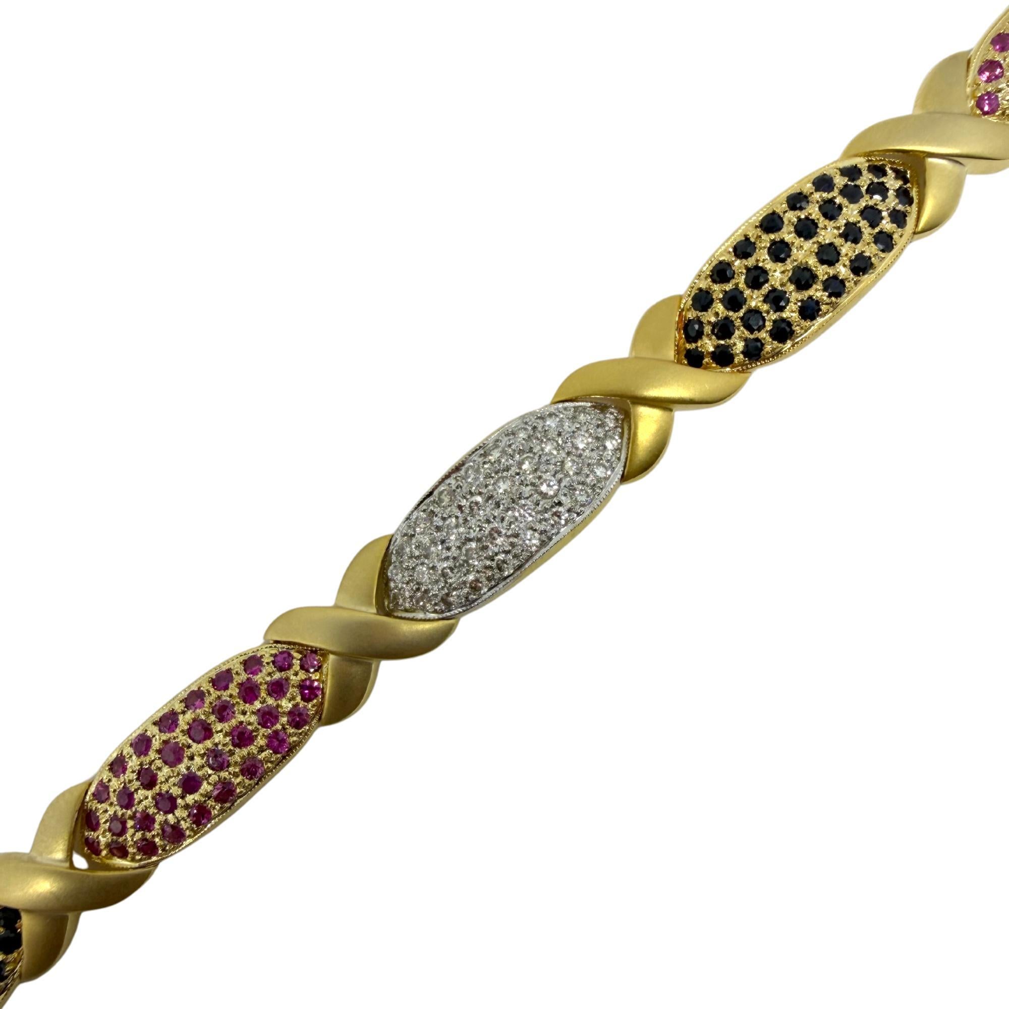 Bracelet en or jaune 18K avec diamants et saphirs multicolores Bon état - En vente à New York, NY
