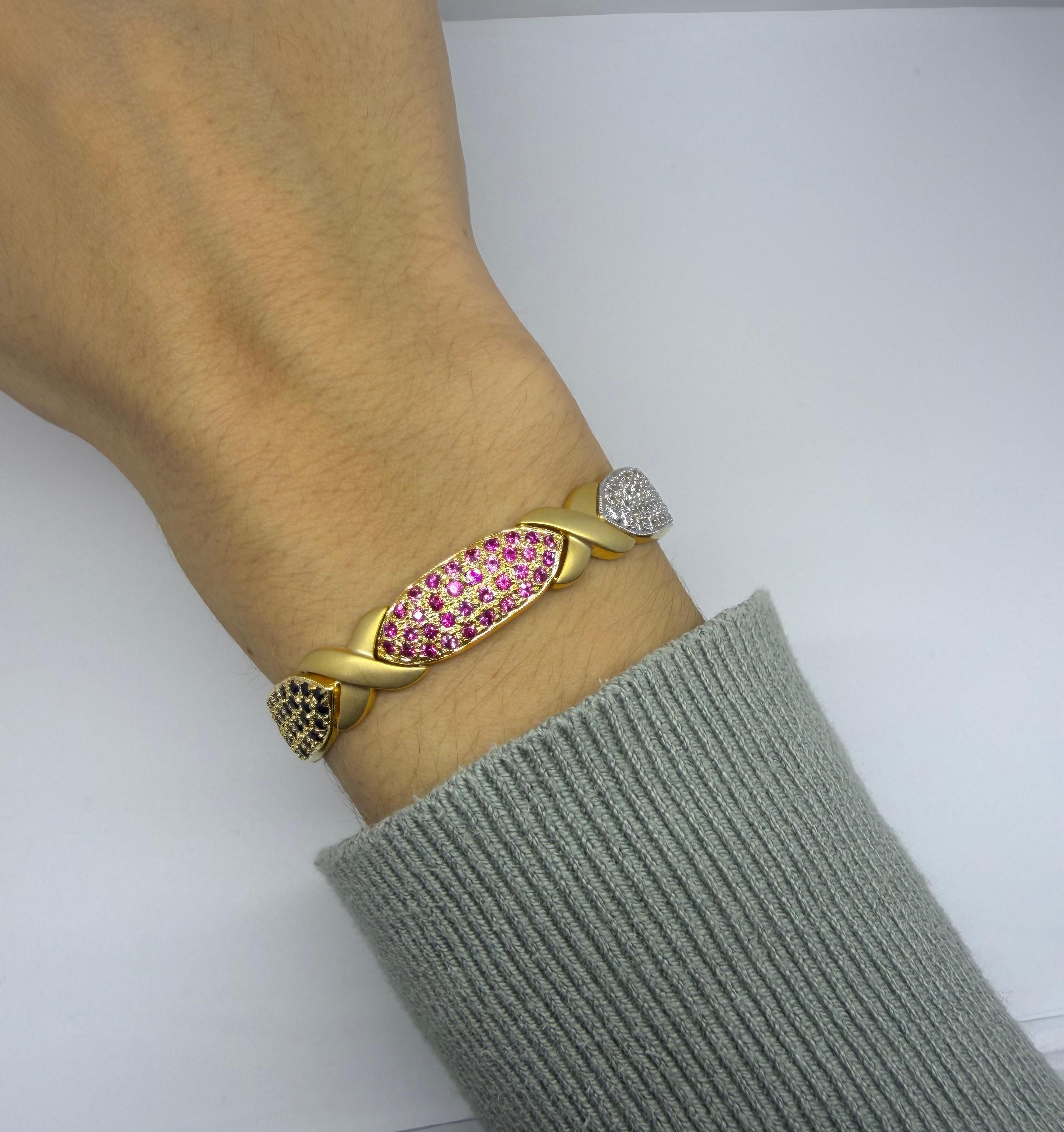 Bracelet en or jaune 18K avec diamants et saphirs multicolores en vente 3