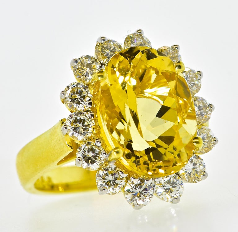 Oval Cut 18K yellow gold, Diamond and  natural GIA Certified Golden Yellow Beryl Ring For Sale