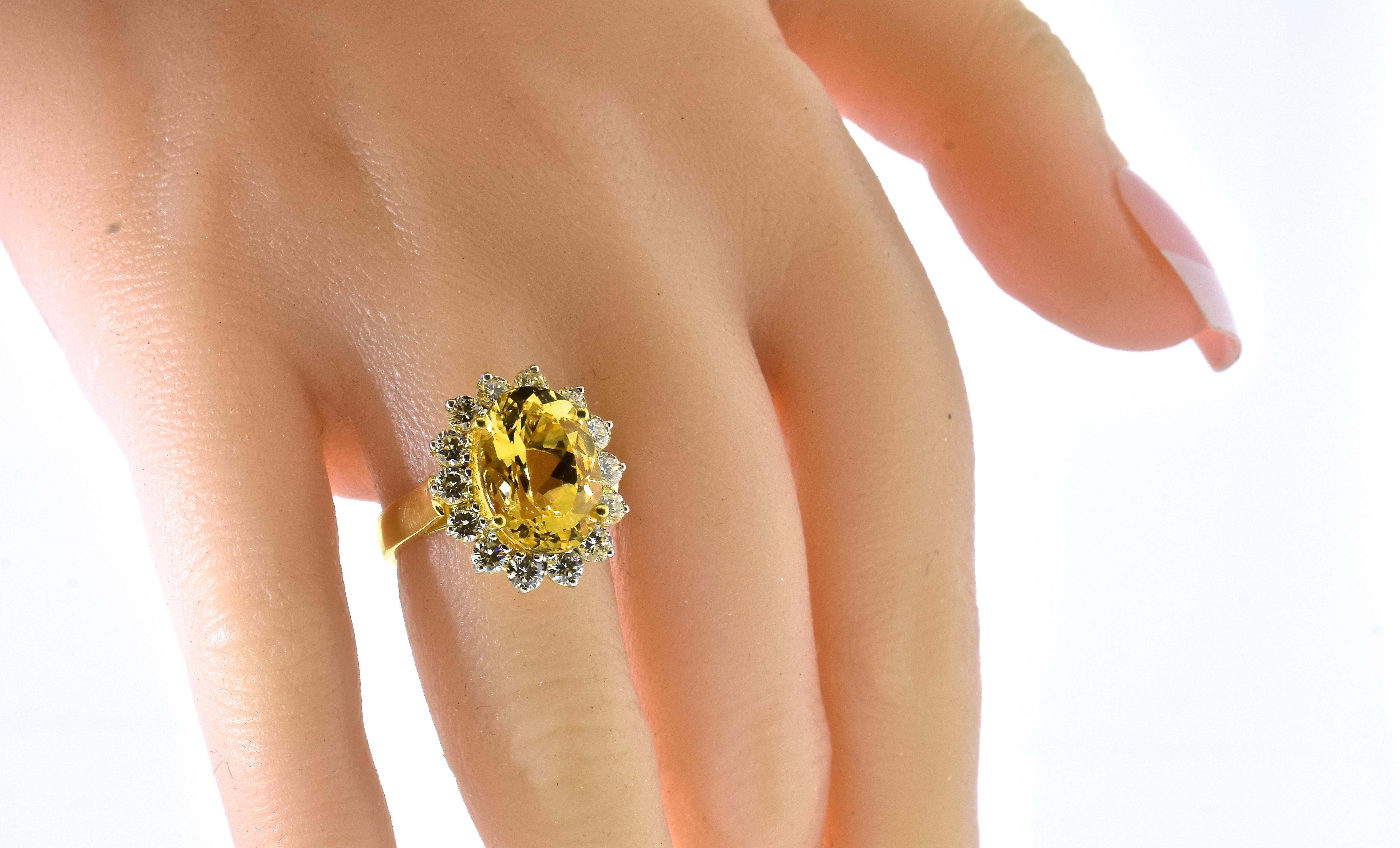 Women's or Men's 18K yellow gold, Diamond and  natural GIA Certified Golden Yellow Beryl Ring