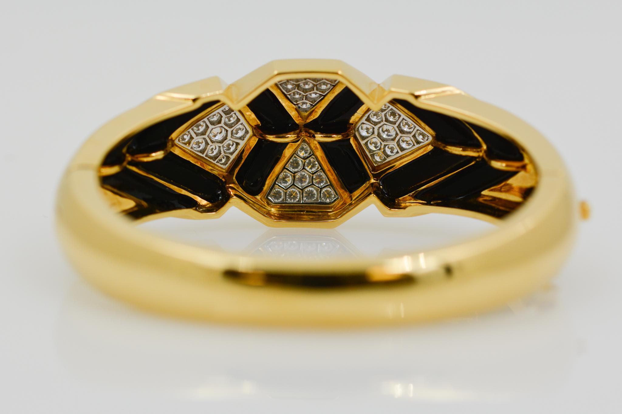 Round Cut 18 Karat Yellow Gold Diamond and Onyx Cuff Bracelet