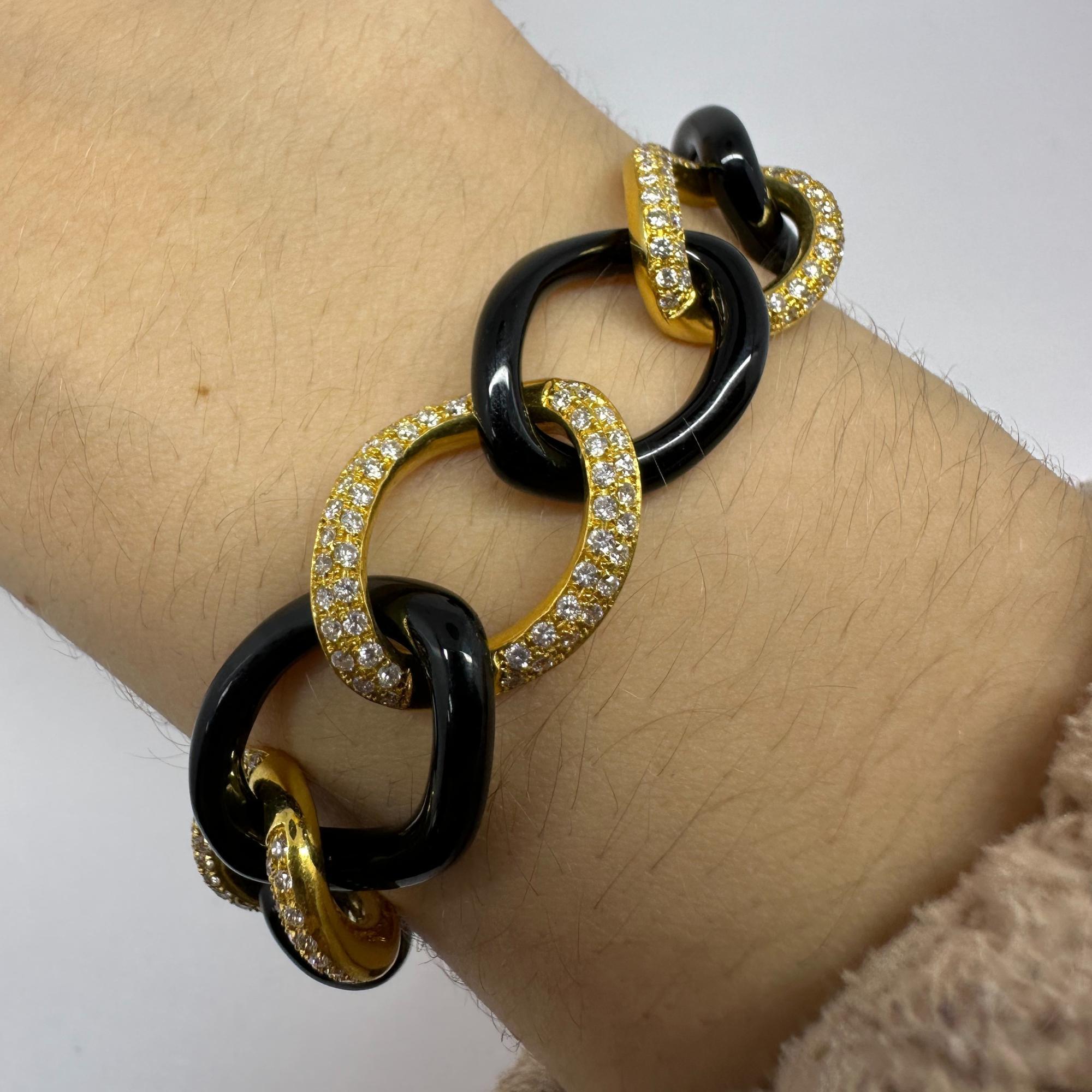 18K Gelbgold Diamant und Onyx Gliederarmband im Angebot 2
