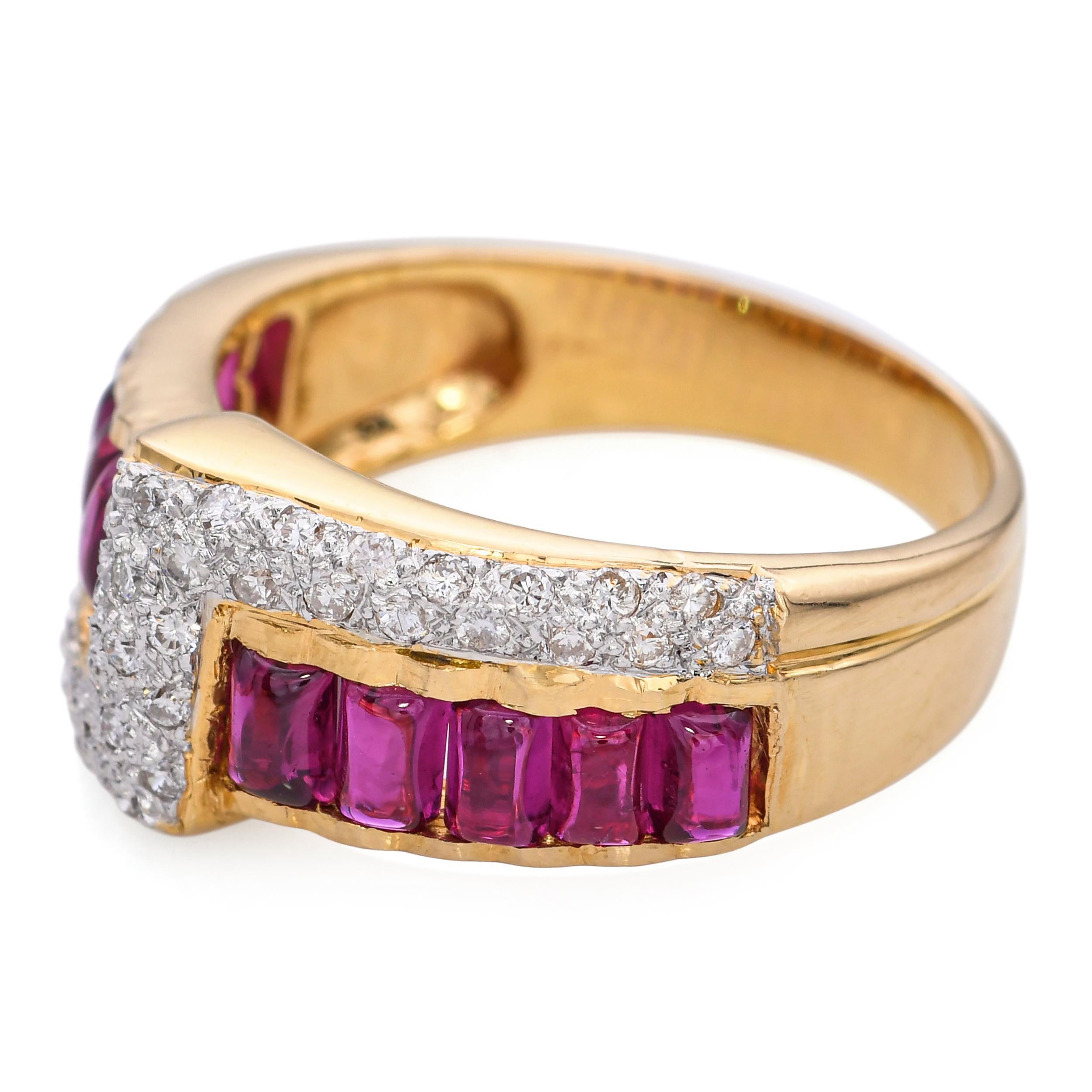 Bague en or jaune 18k avec diamants et rubis Bon état - En vente à New York, NY