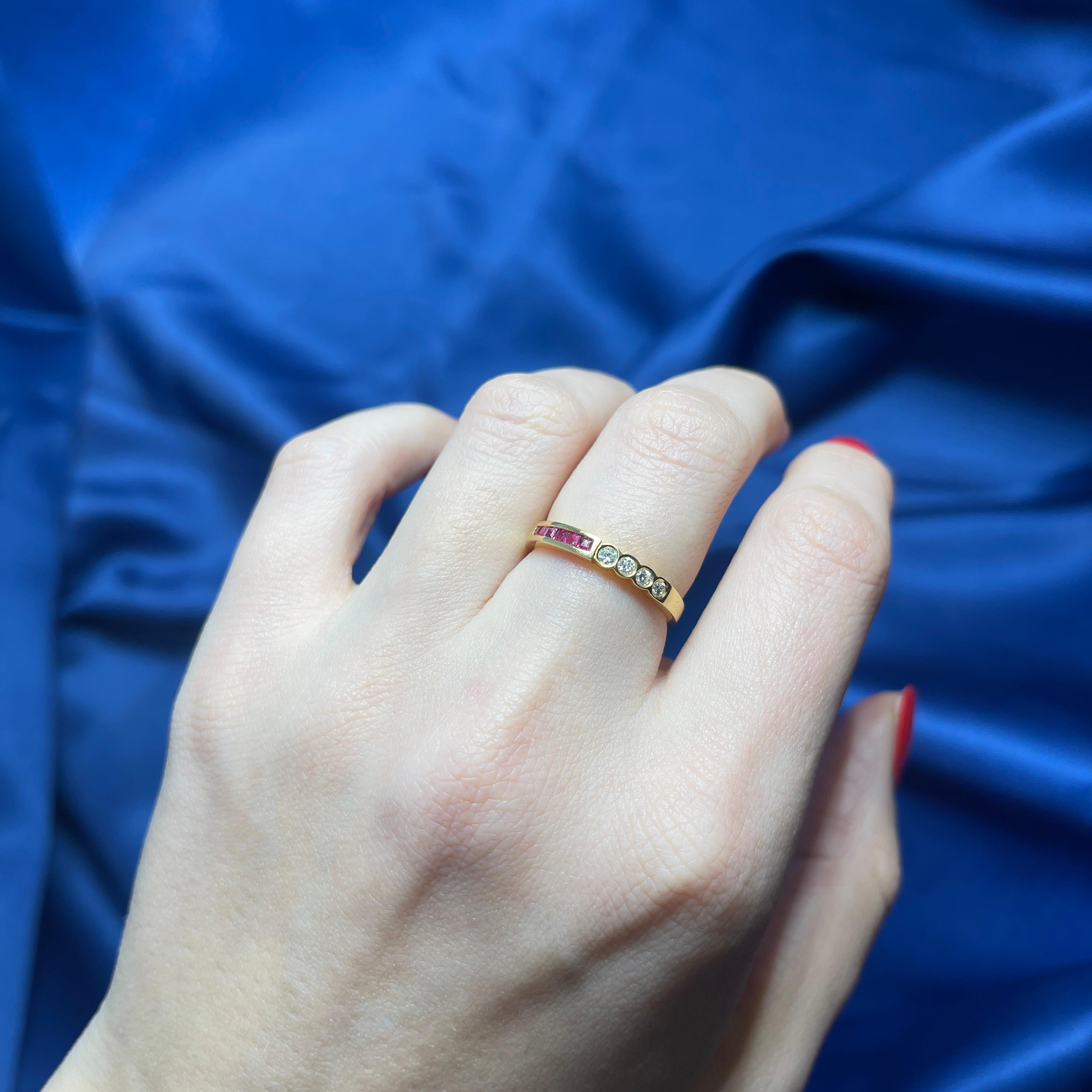 18k Yellow Gold Diamond and Ruby Rivière Ring For Sale 2