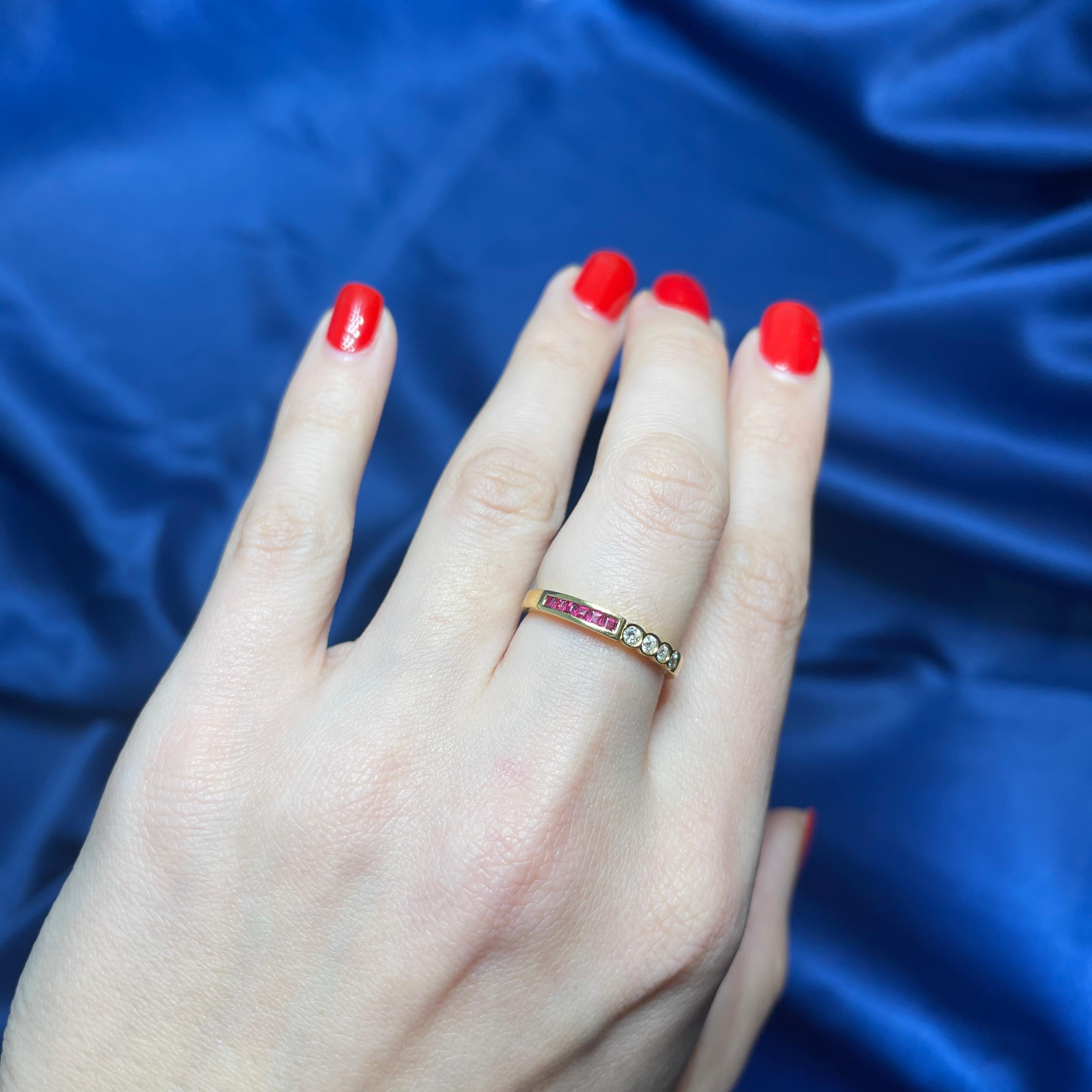 18k Yellow Gold Diamond and Ruby Rivière Ring For Sale 4