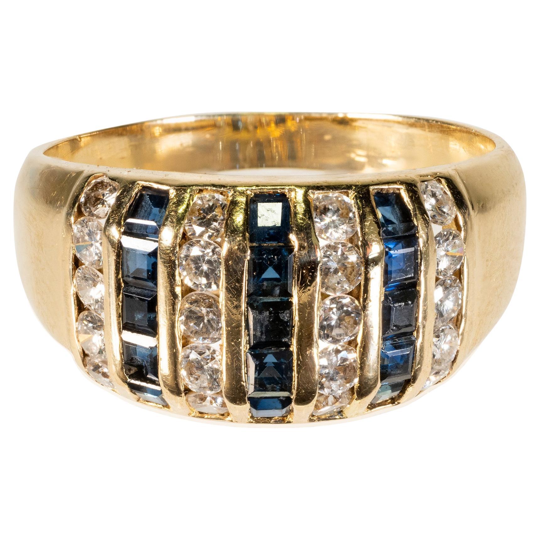 18k Yellow Gold Diamond and Sapphire Band Statement Ring in vendita