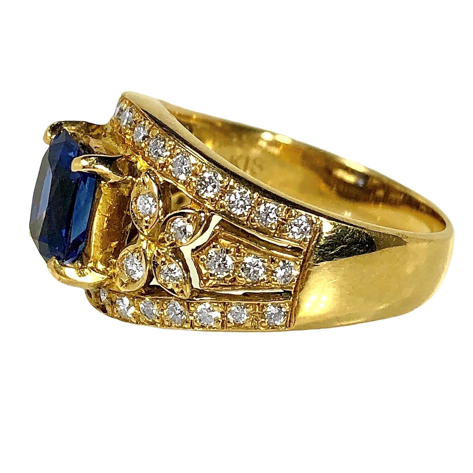 Brilliant Cut 18K Yellow Gold, Diamond and Sapphire Cocktail Ring For Sale