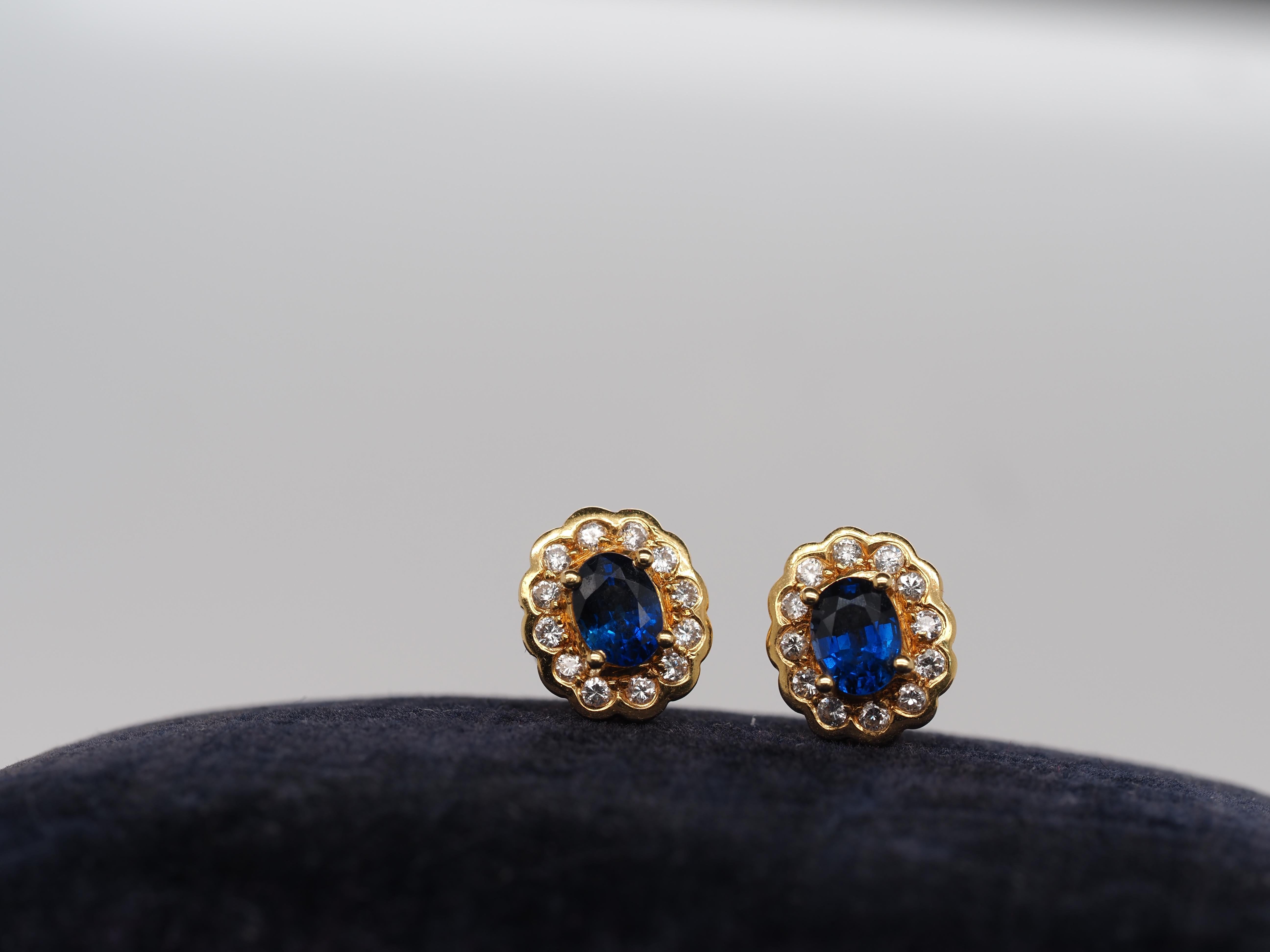 Detalles del artículo:
Tipo de Metal: 18K Oro Amarillo [Hallmarked, and Tested]
Peso: 5.2 gramos
Detalles del diamante:
Peso: .50ct, peso total
Talla: Redondo brillante
Color: E/F
Claridad: VS
Detalles de zafiro:
Peso: 1,00 ct, peso total
Talla: