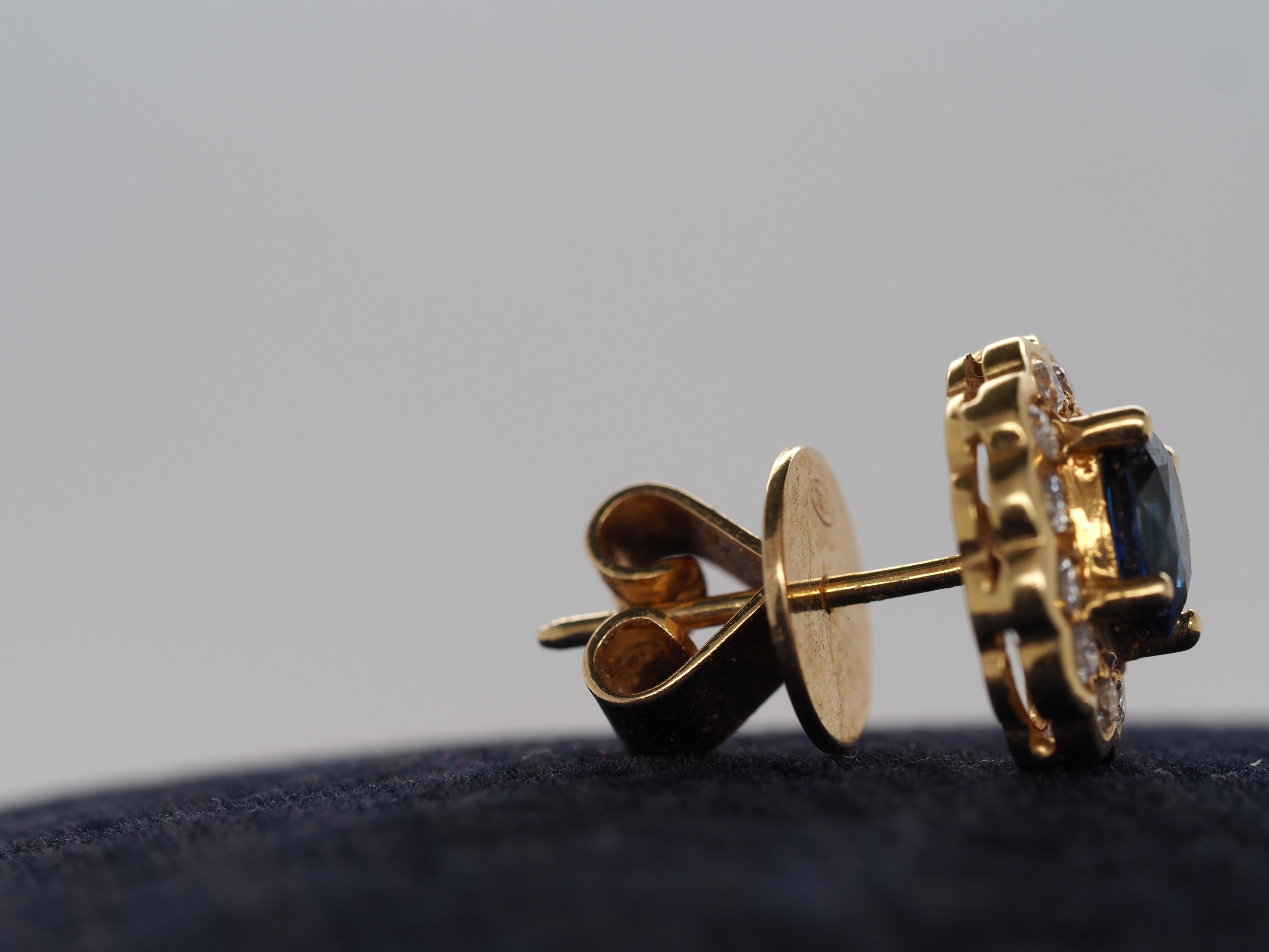 Pendientes de diamantes y zafiros de oro amarillo de 18k en Bueno Estado en Hicksville, NY