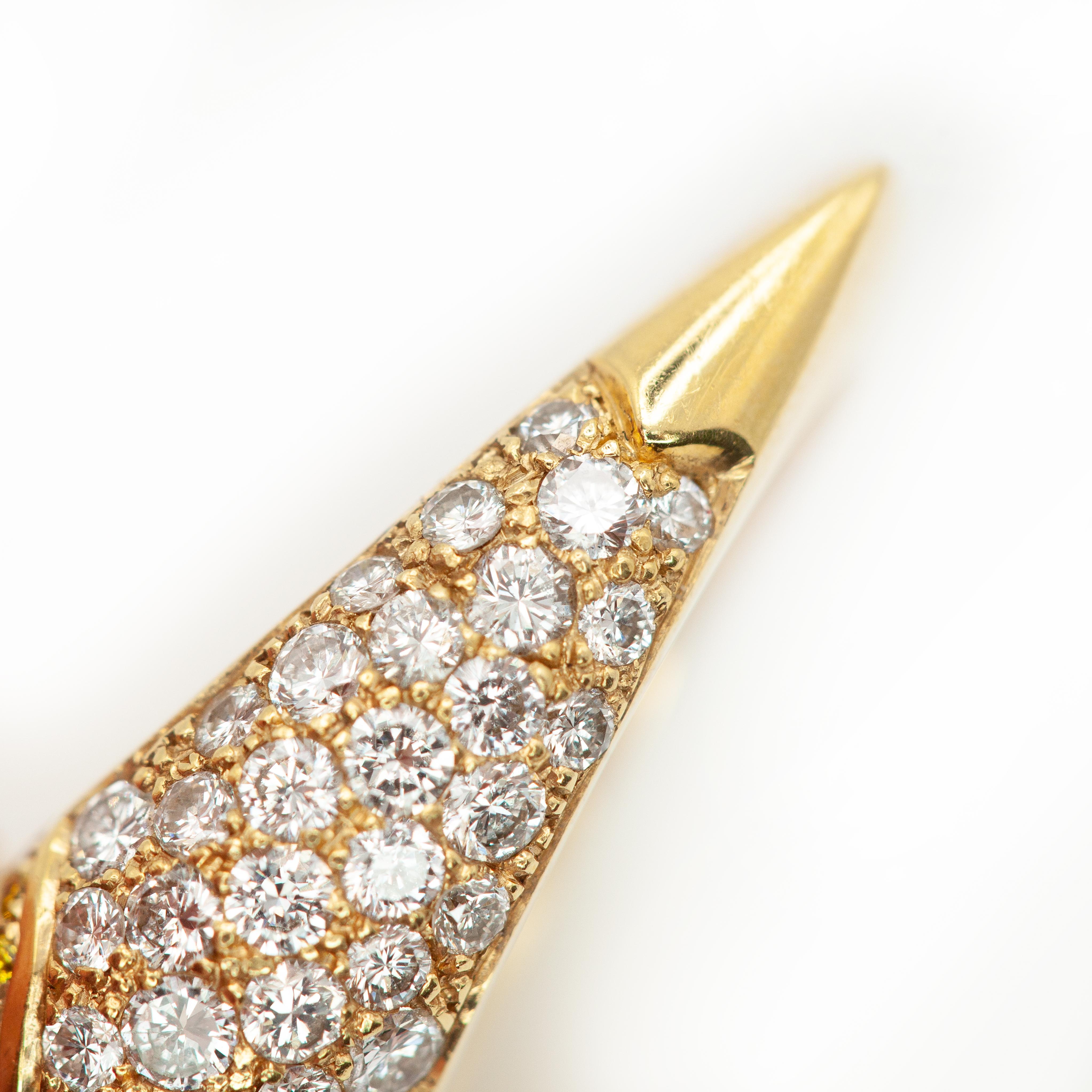 18K Gelbgold Diamant und gelber Diamant Saphir Fischmotiv Ring für Damen oder Herren im Angebot