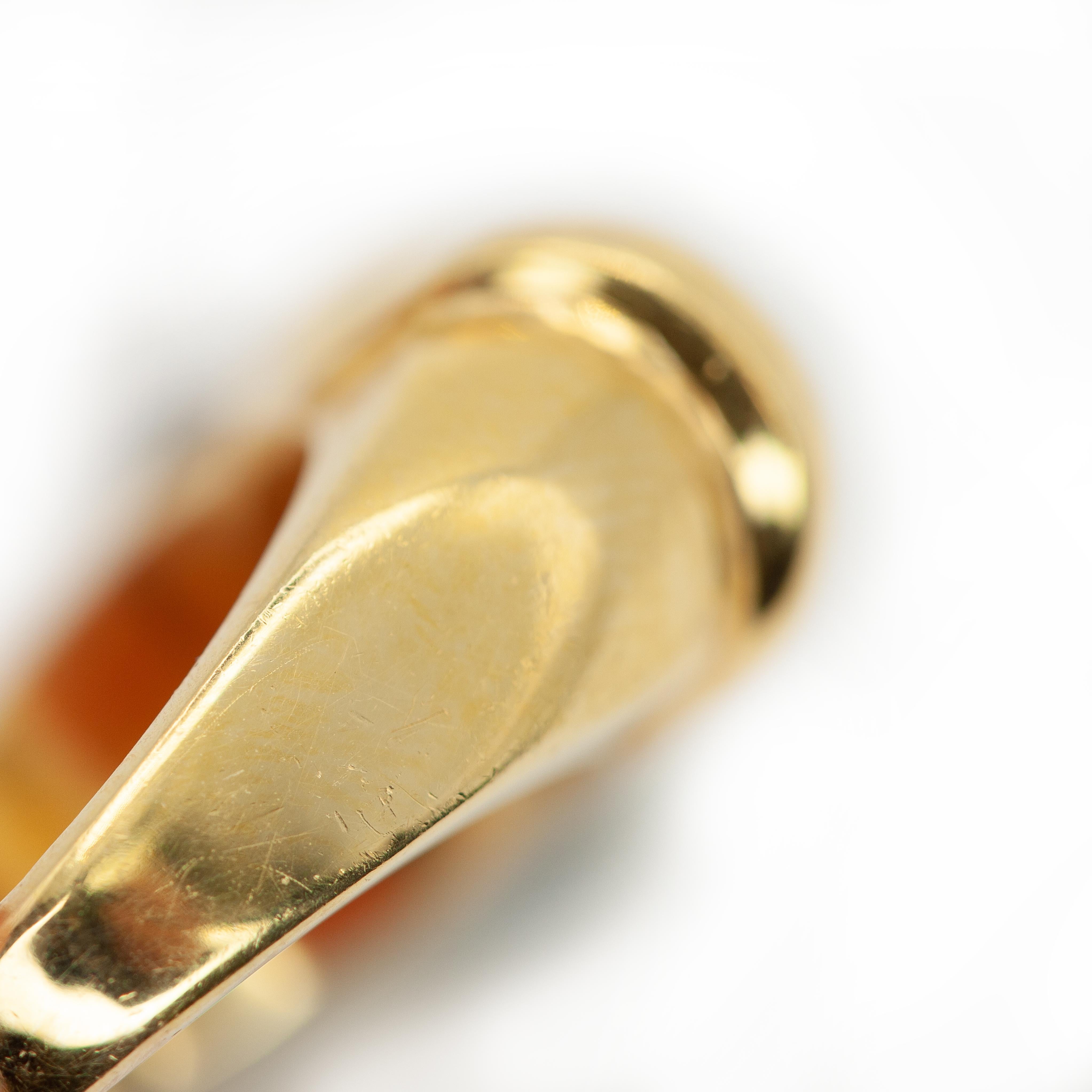 18K Gelbgold Diamant und gelber Diamant Saphir Fischmotiv Ring im Angebot 3