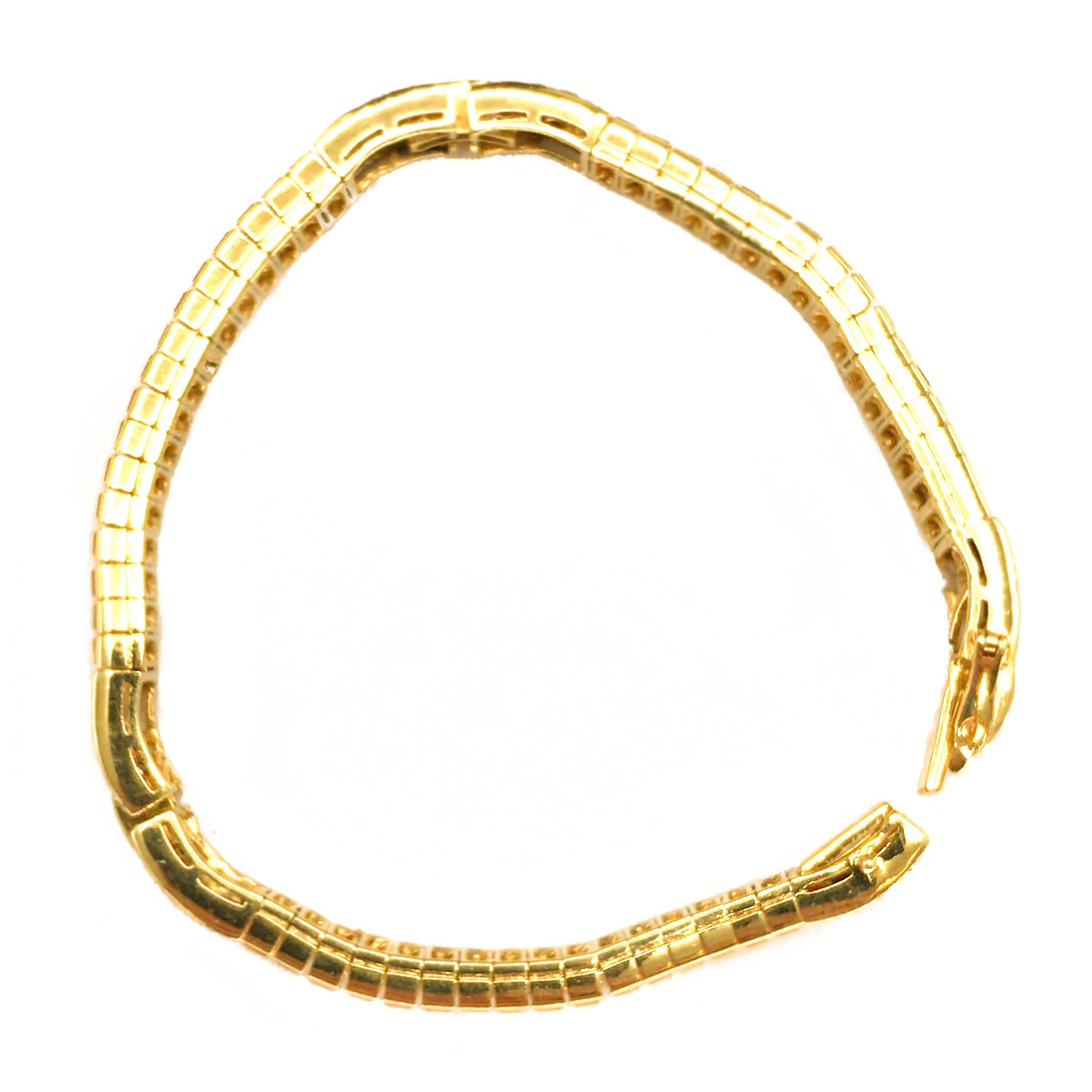 18k Yellow Gold Diamond and Yellow Sapphire Bracelet In Excellent Condition In New York, NY